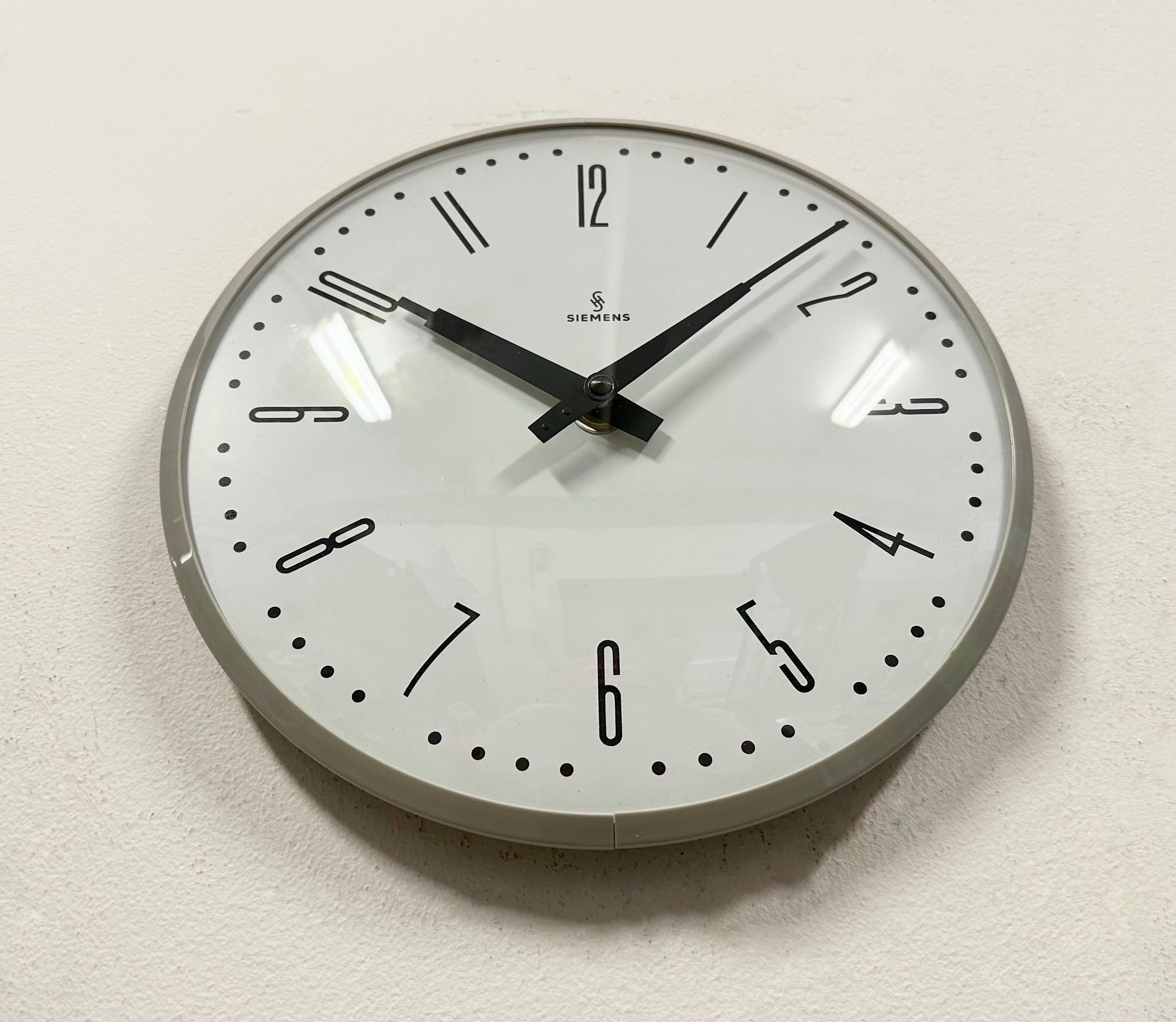 Grey Industrial Factory Wall Clock from Siemens, 1970s 7