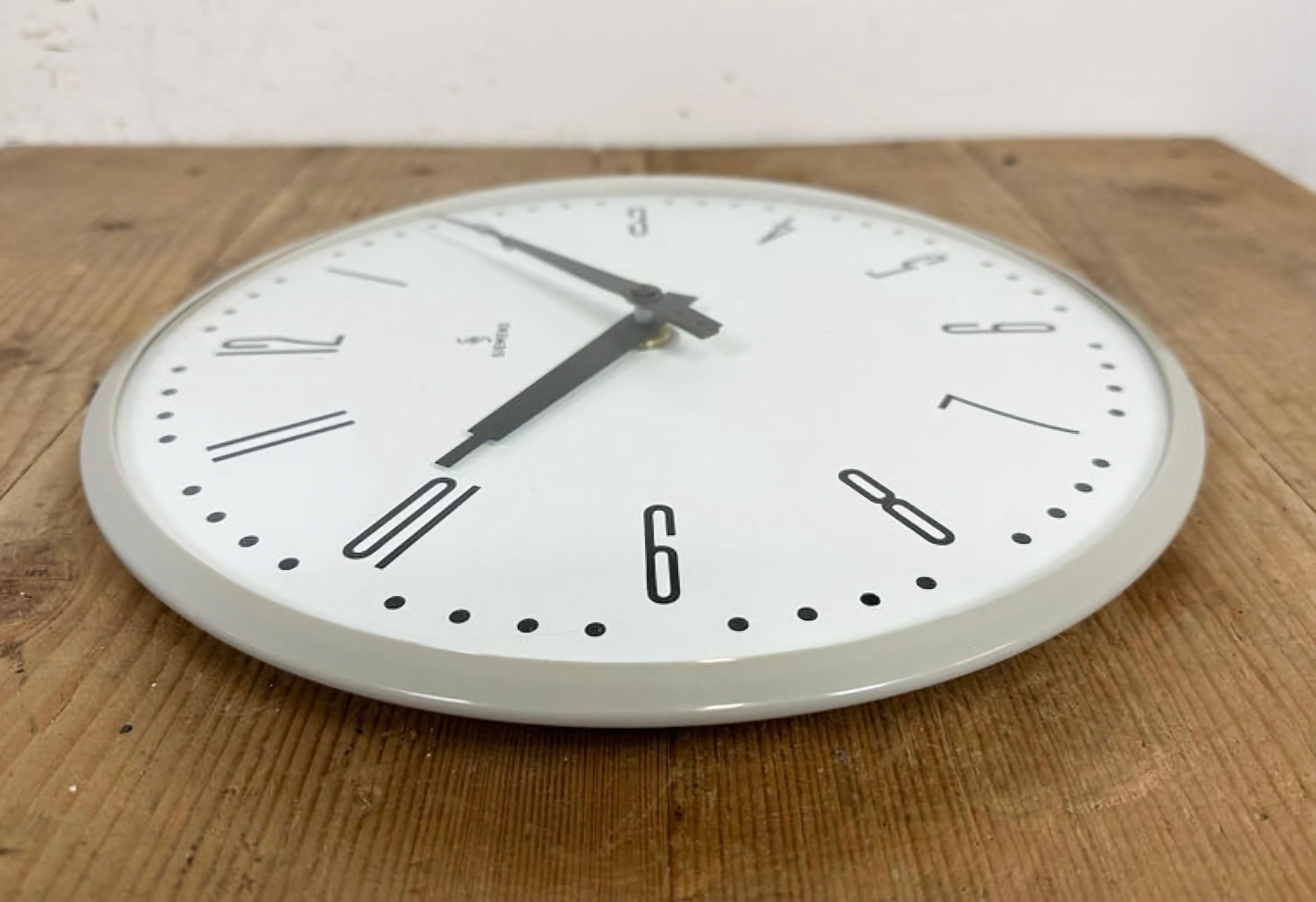 Grey Industrial Factory Wall Clock from Siemens, 1970s For Sale 7