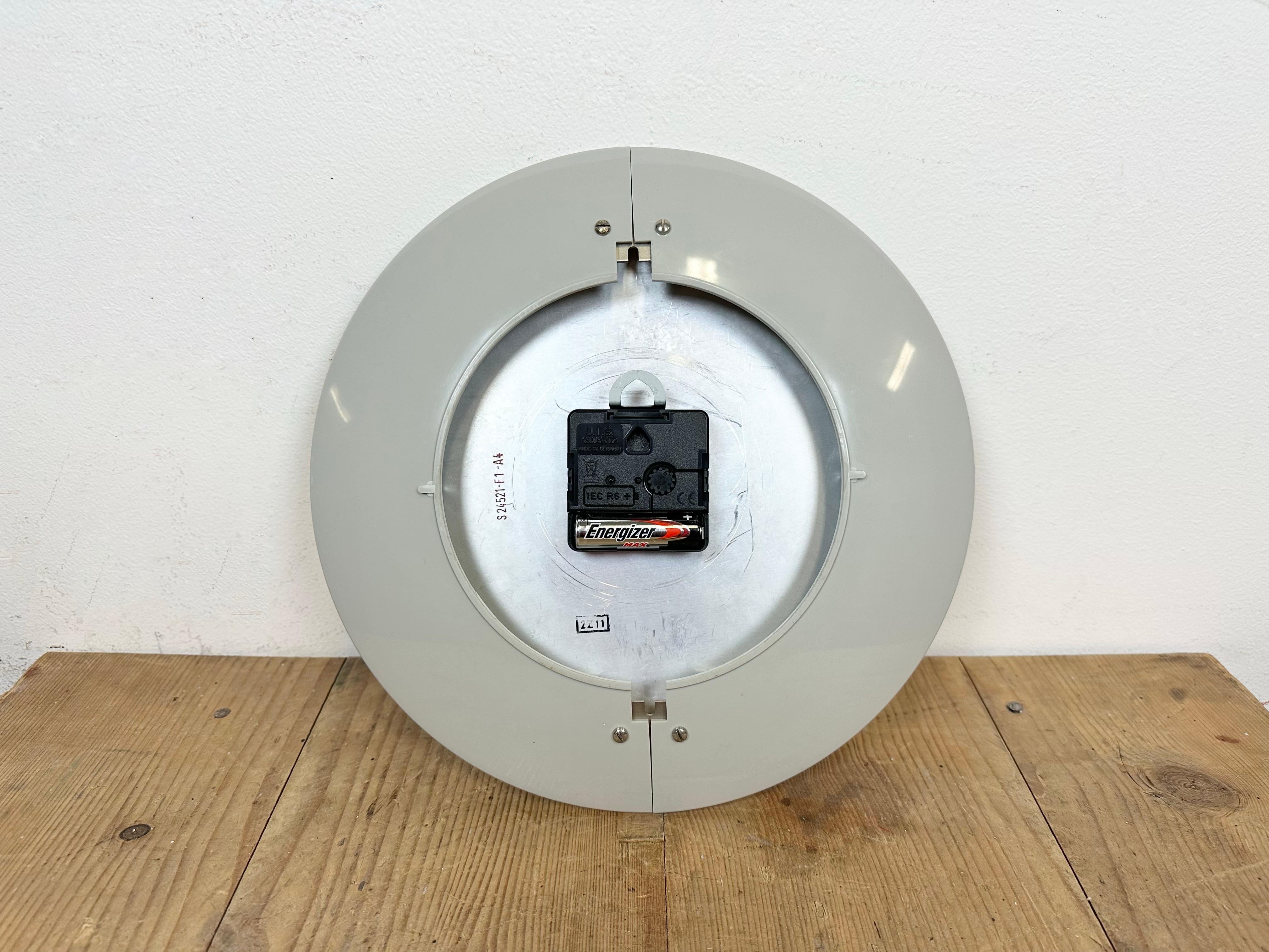 Grey Industrial Factory Wall Clock from Siemens, 1970s 11