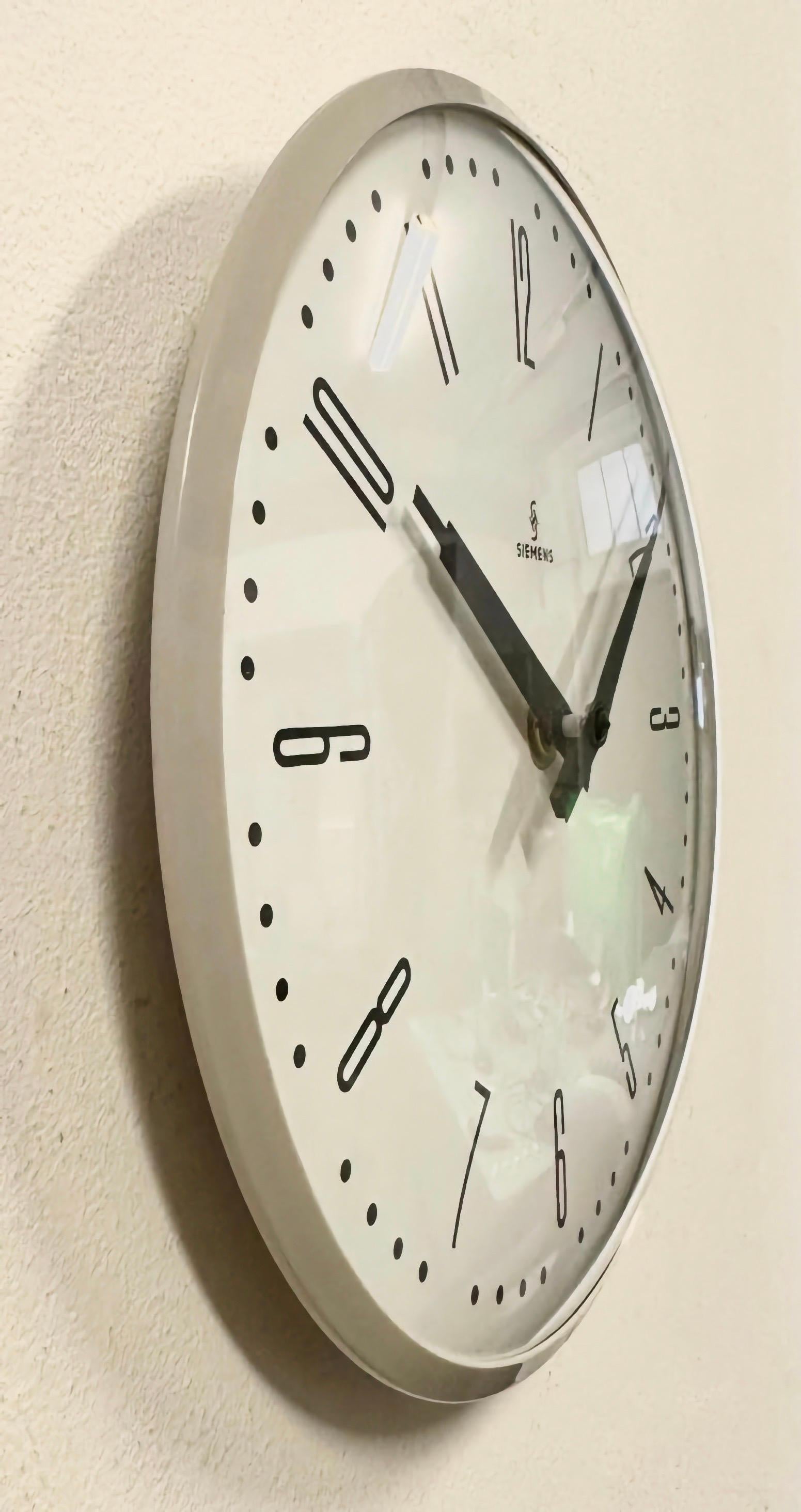 Late 20th Century Grey Industrial Factory Wall Clock from Siemens, 1970s For Sale