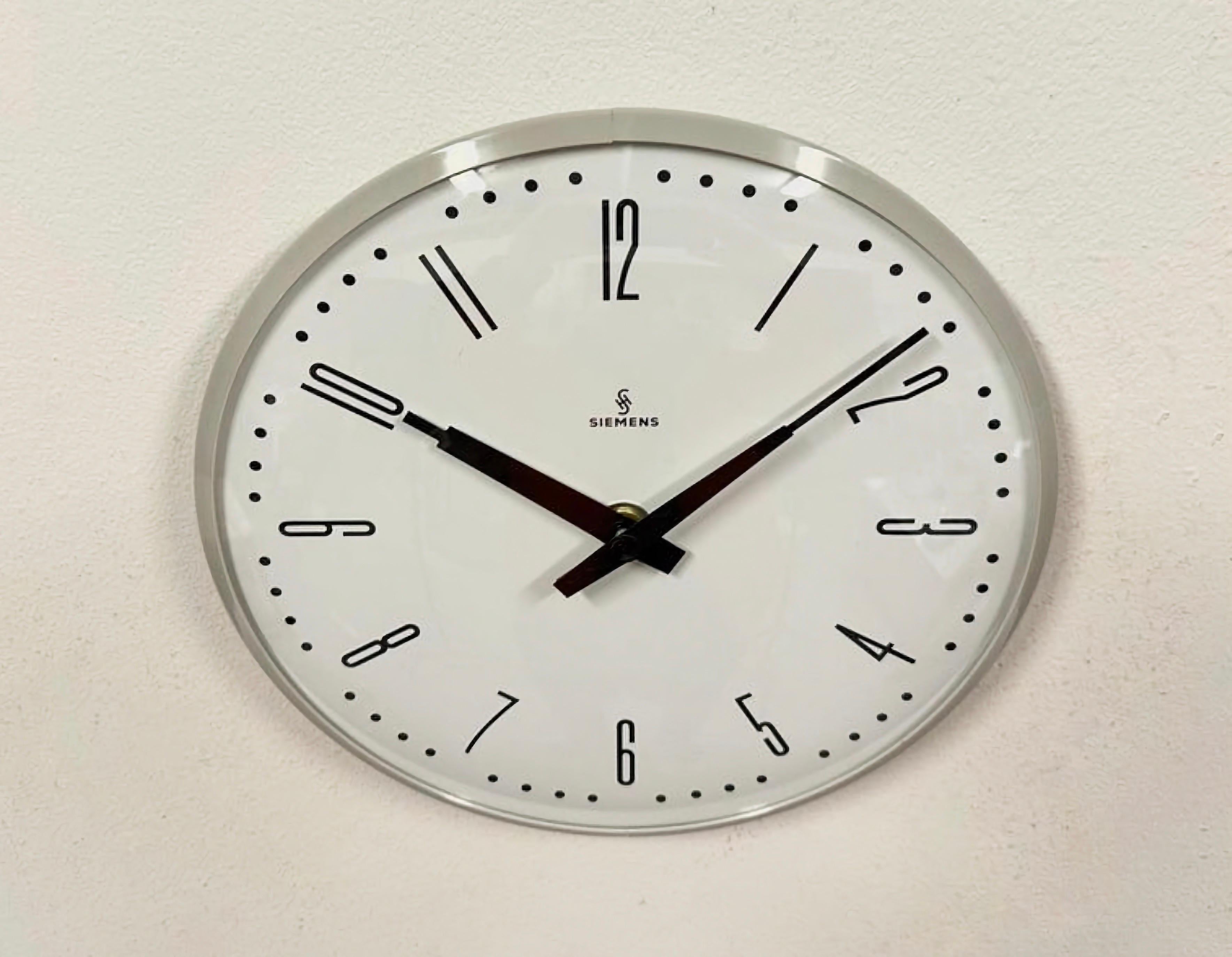 Metal Grey Industrial Factory Wall Clock from Siemens, 1970s For Sale