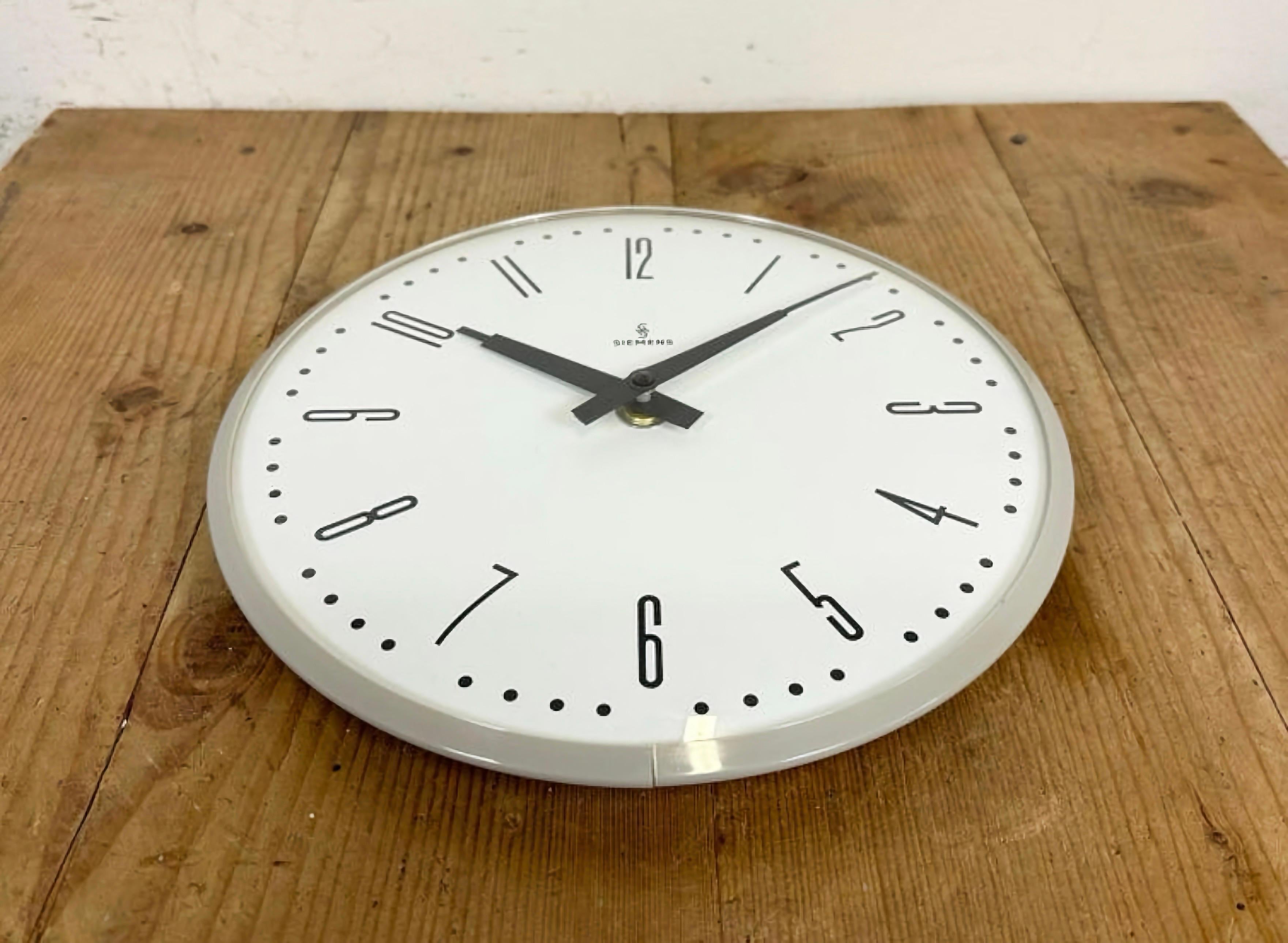 Grey Industrial Factory Wall Clock from Siemens, 1970s For Sale 2