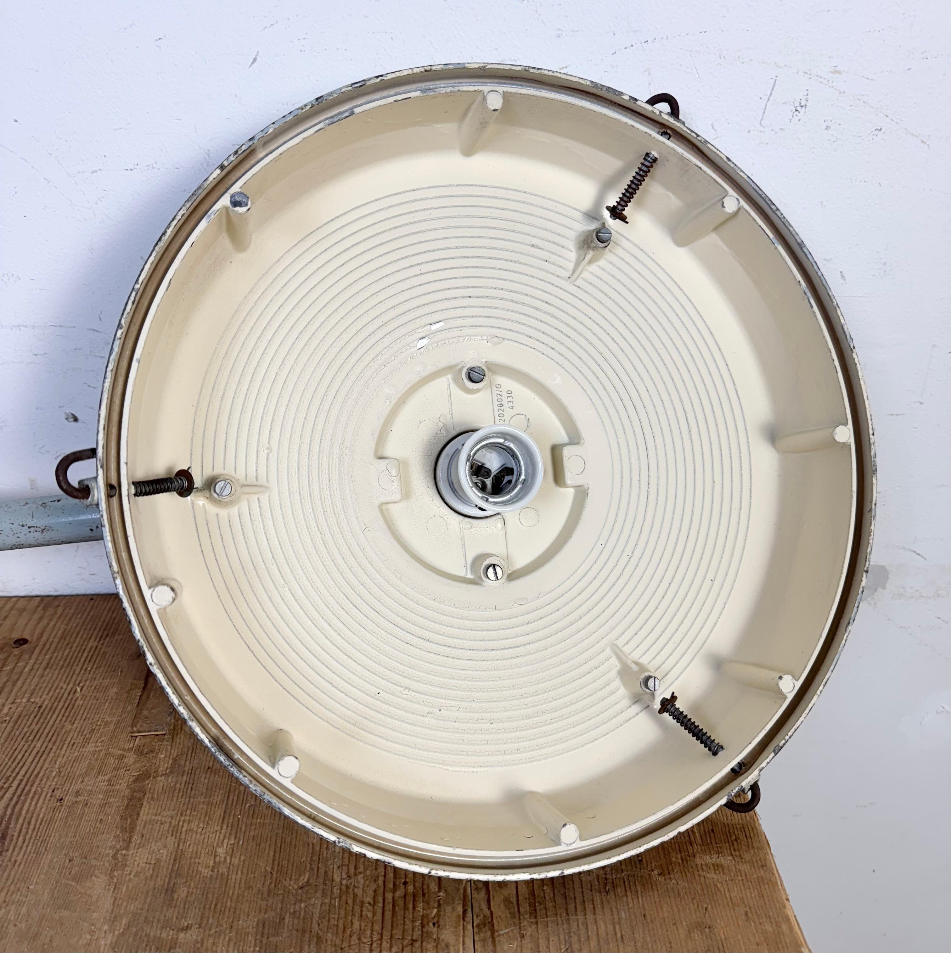 Lampada da parete industriale grigia di Elektrosvit, anni '70 in vendita 13