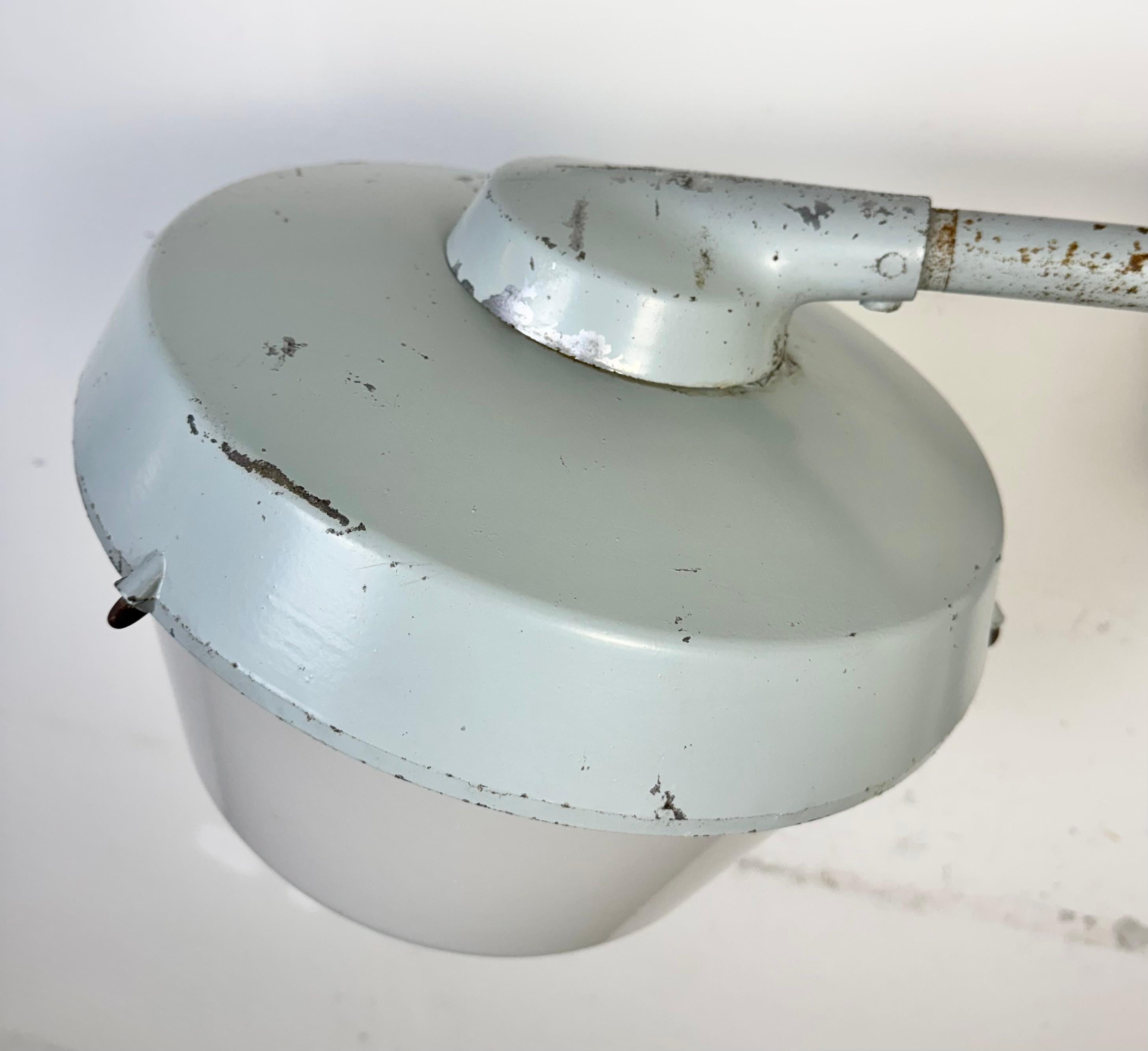 Ceco Lampada da parete industriale grigia di Elektrosvit, anni '70 in vendita