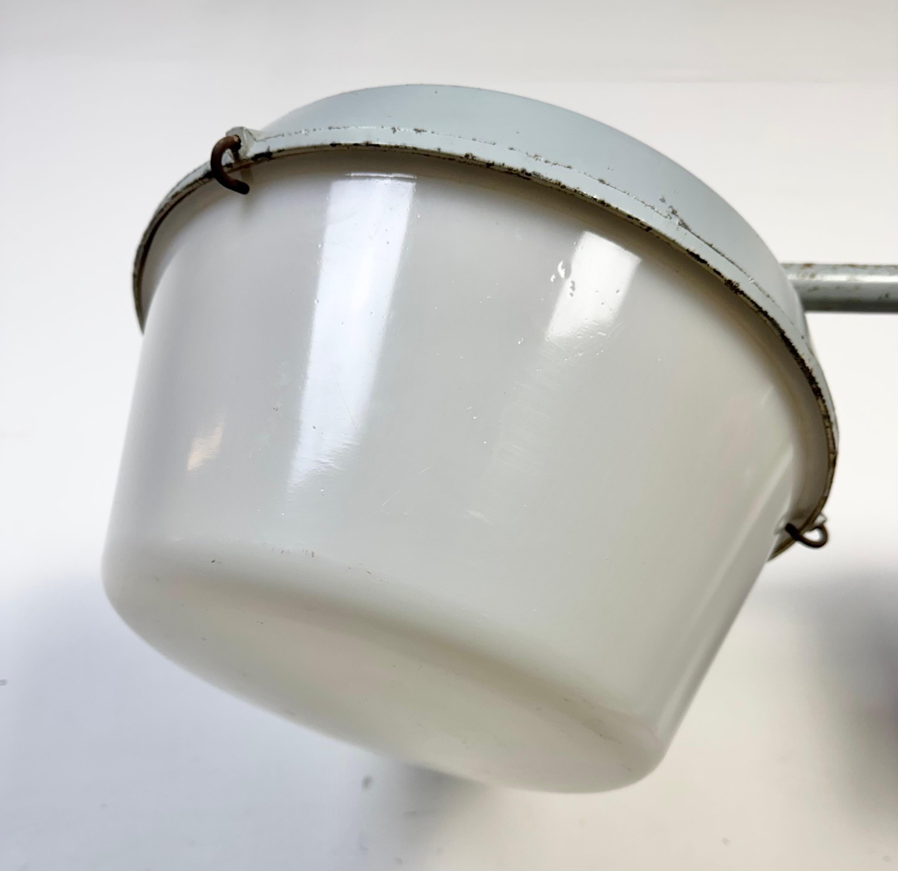 Lampada da parete industriale grigia di Elektrosvit, anni '70 in vendita 1