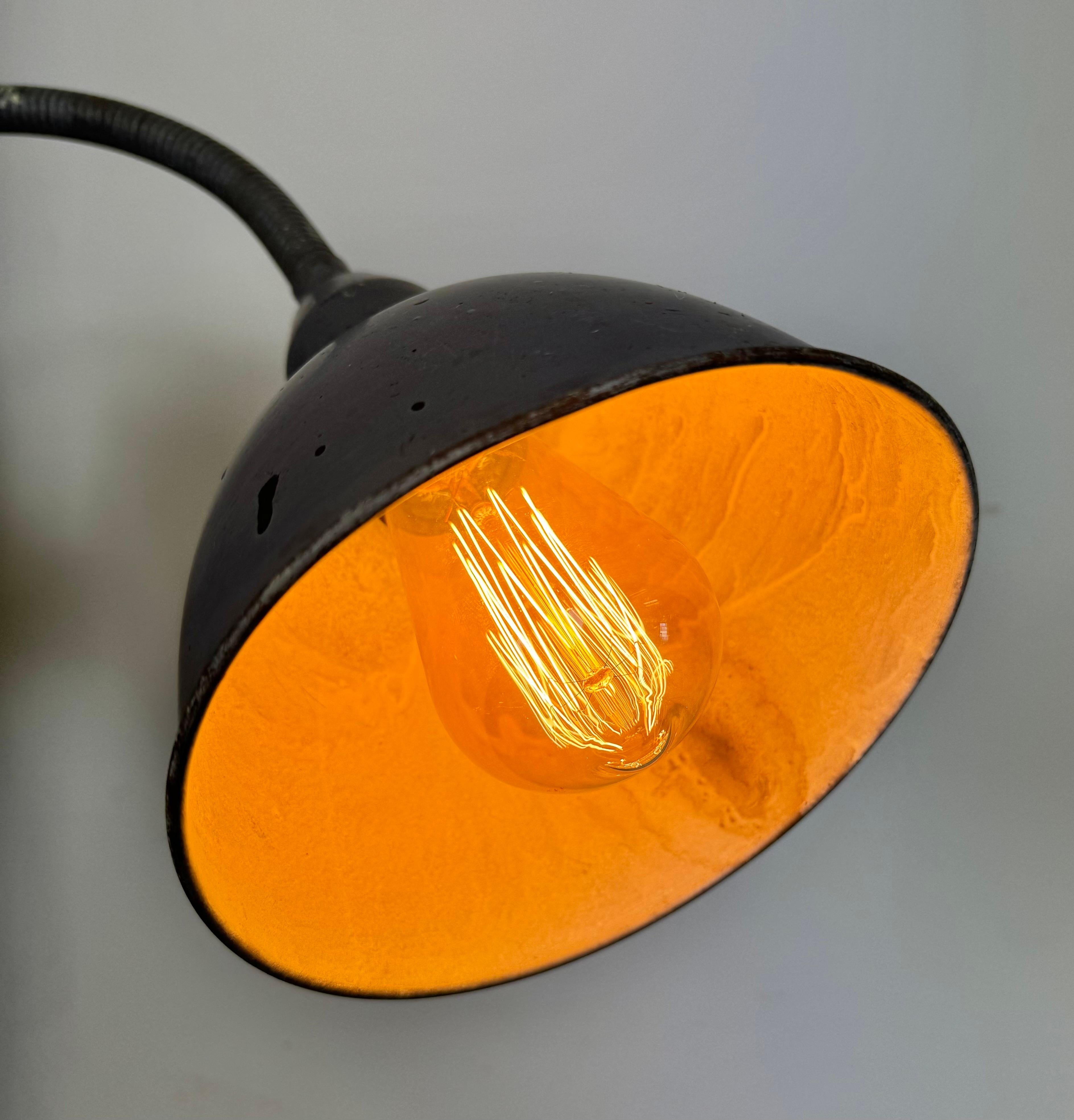 Lampe murale ciseuse industrielle grise à col de cygne de Elektroinstala, années 1960 en vente 7