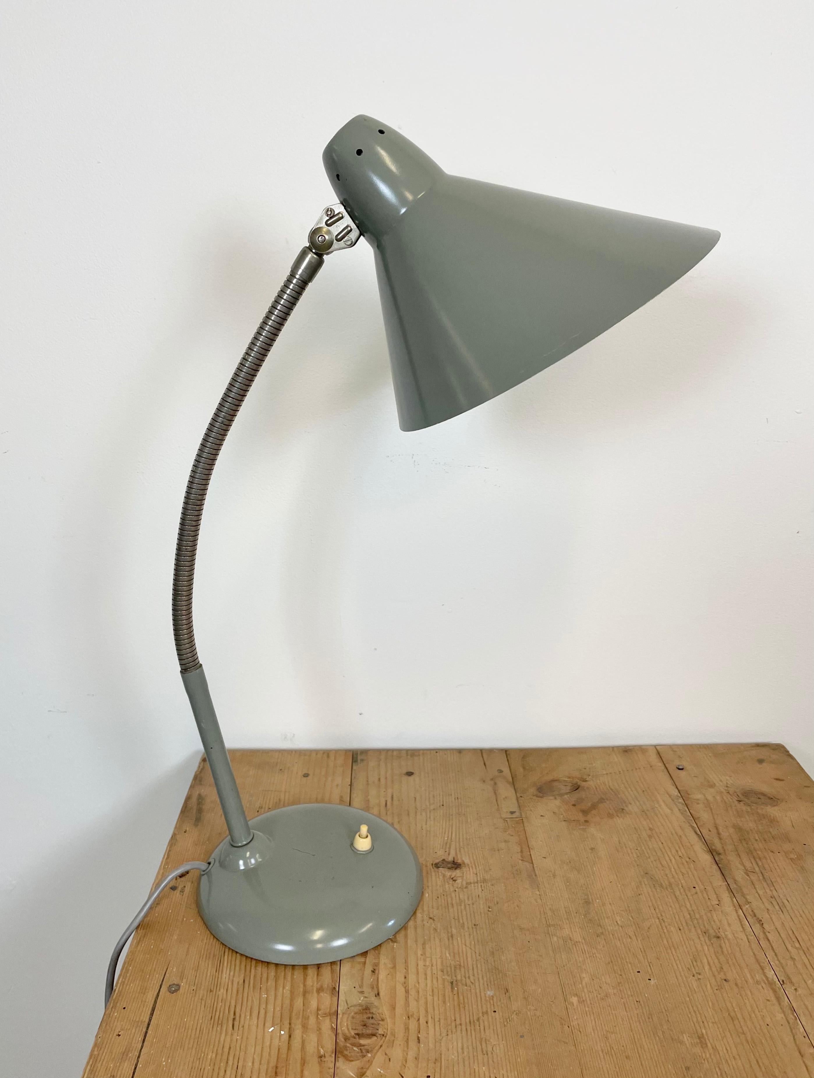 Graue industrielle Schwalbenhals-Tischlampe von Hala, 1960er Jahre (Niederländisch) im Angebot