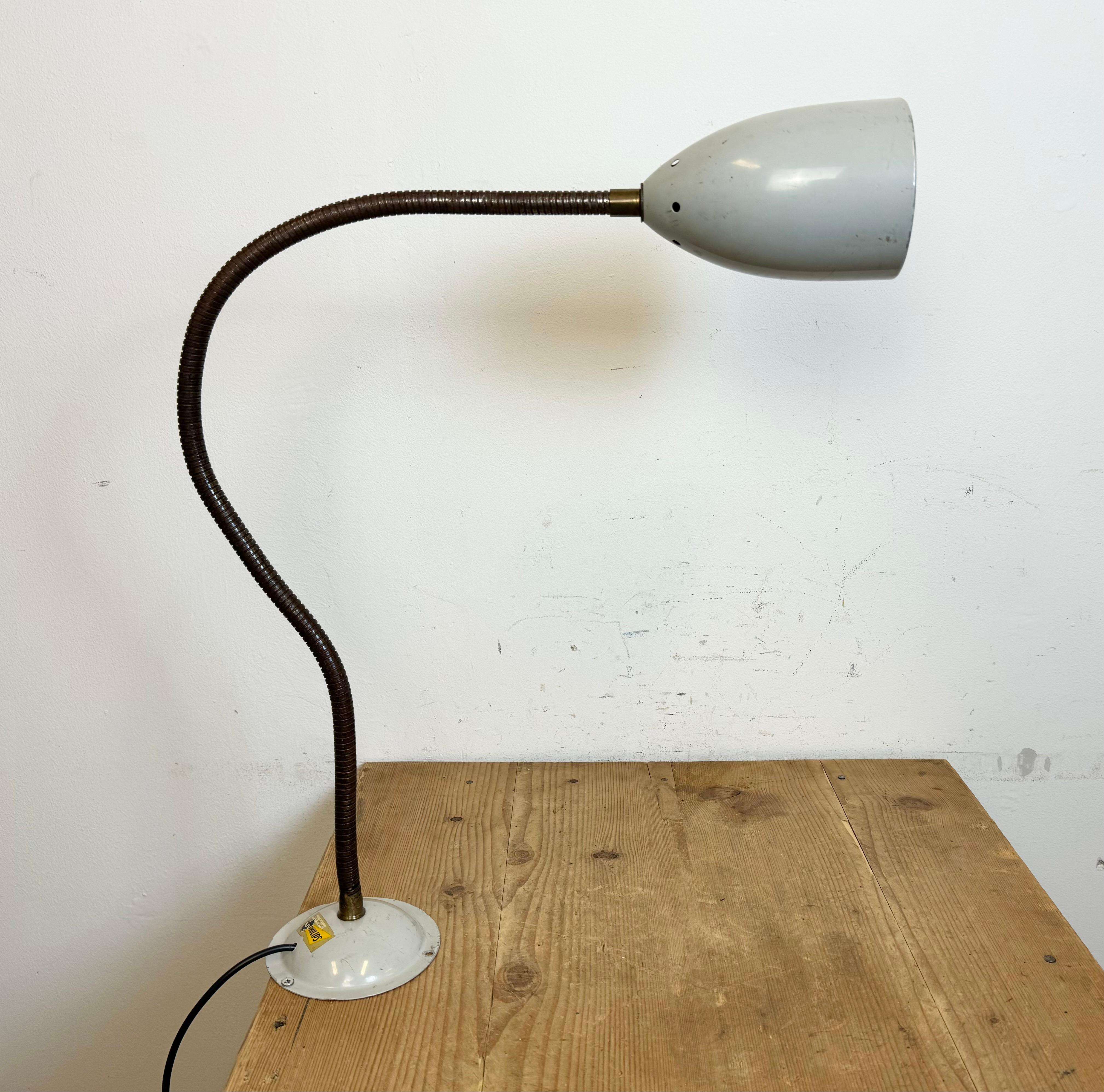 Lampe de bureau industrielle grise à col de cygne de Philips, années 1960 en vente 7