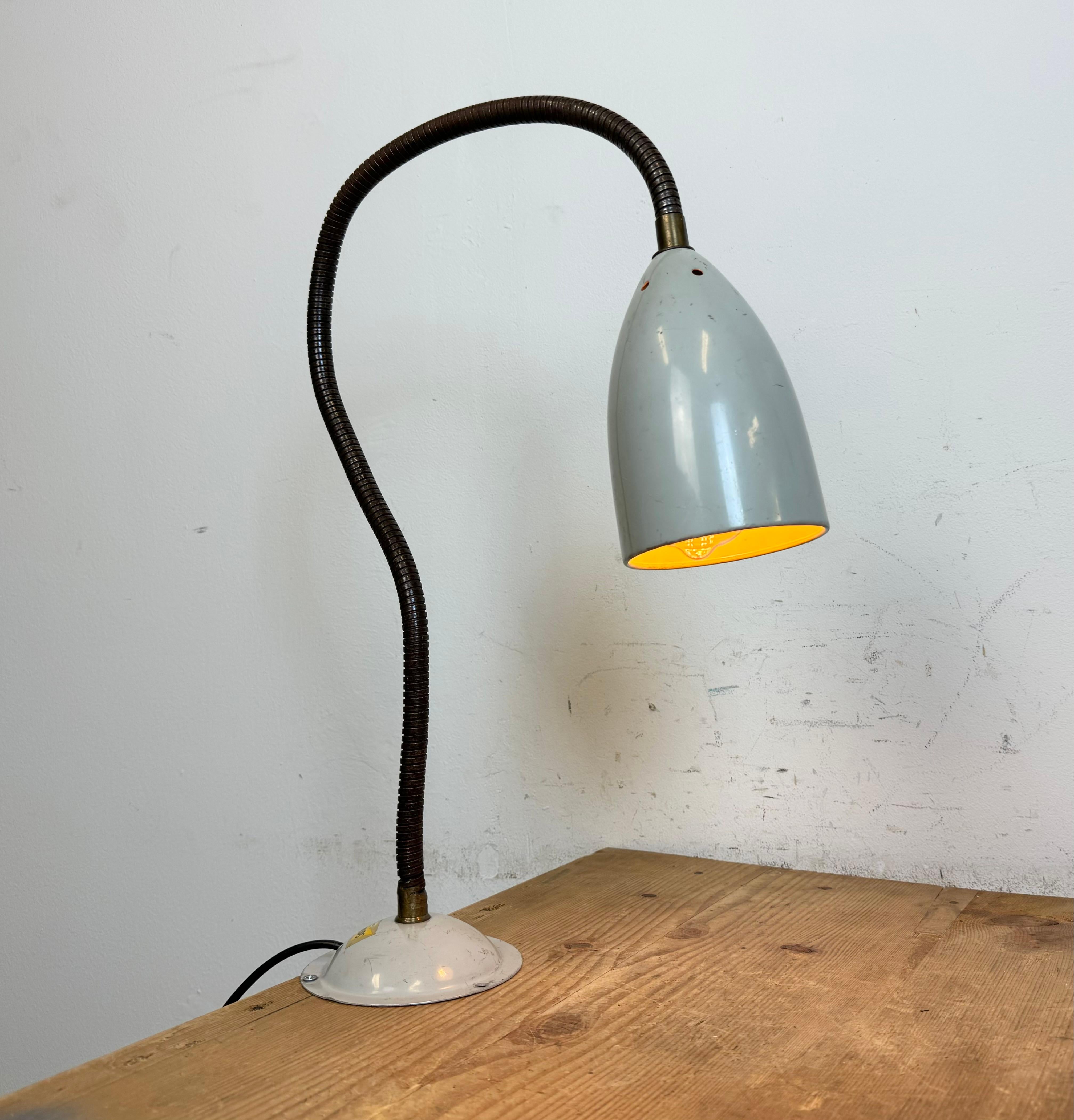 Lampe de bureau industrielle grise à col de cygne de Philips, années 1960 en vente 12