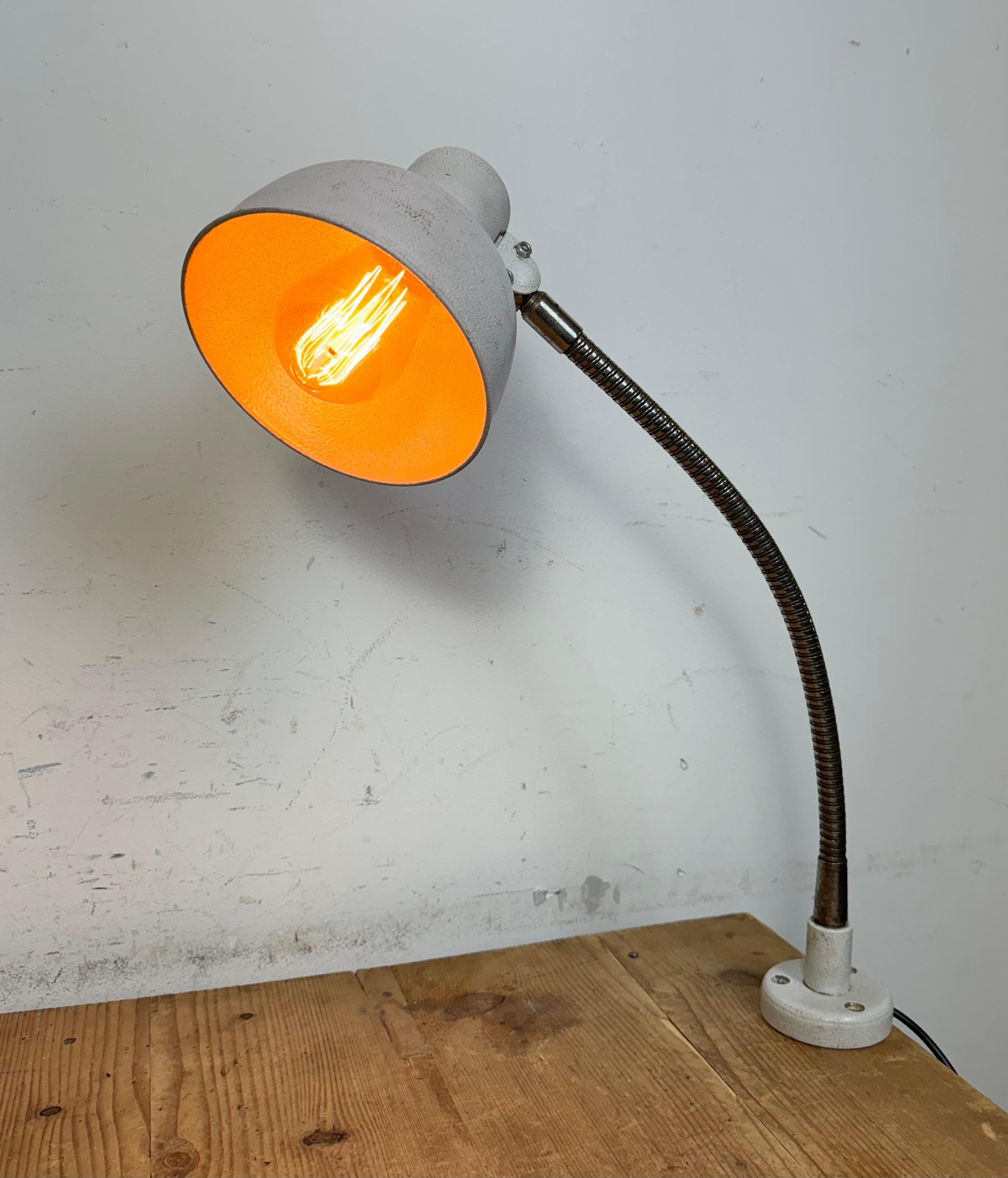 Industrielle Werkstatt-Tischlampe mit Gooseneck in Grau, 1960er Jahre im Angebot 13