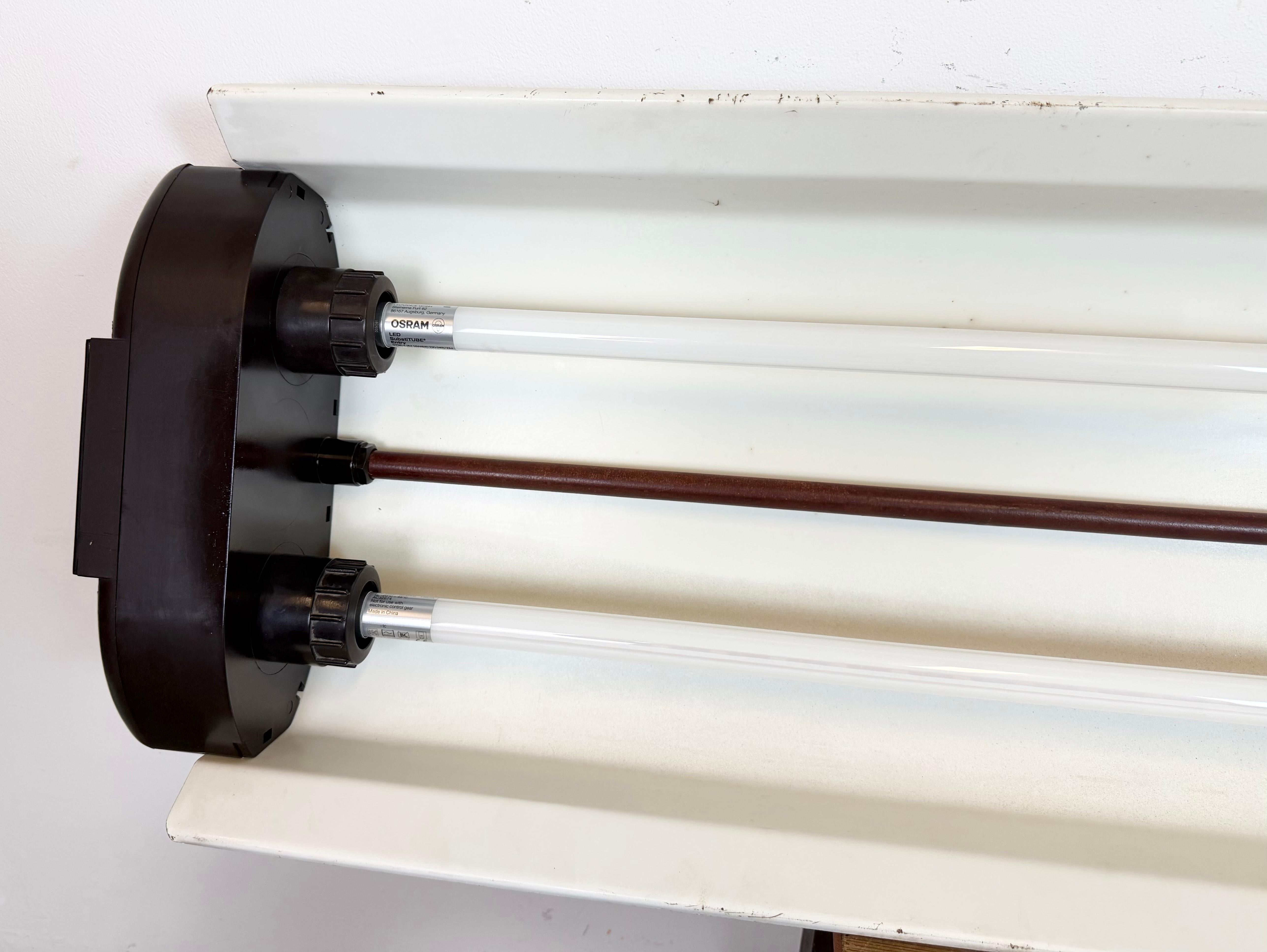 Lámpara industrial gris de tubo colgante de Elektrosvit, años 1960 en venta 11