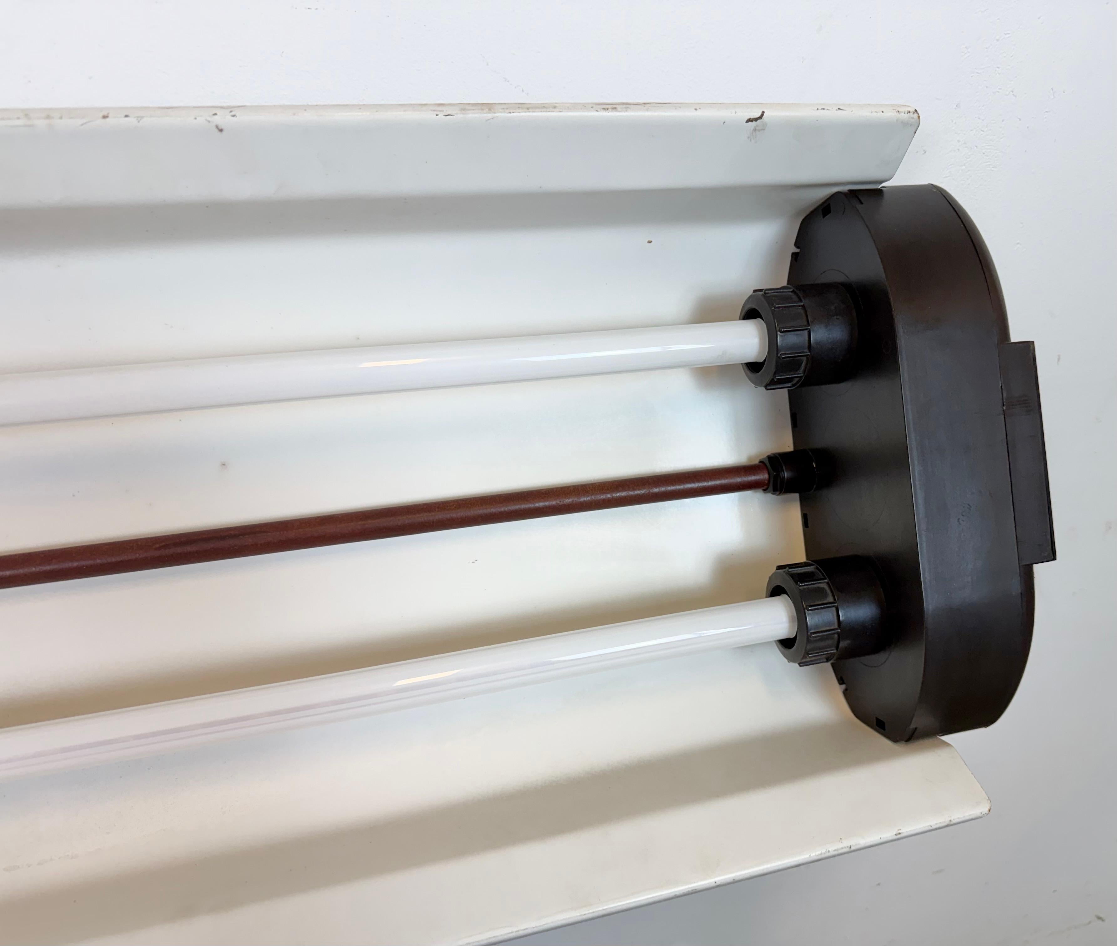 Lámpara industrial gris de tubo colgante de Elektrosvit, años 1960 en venta 12