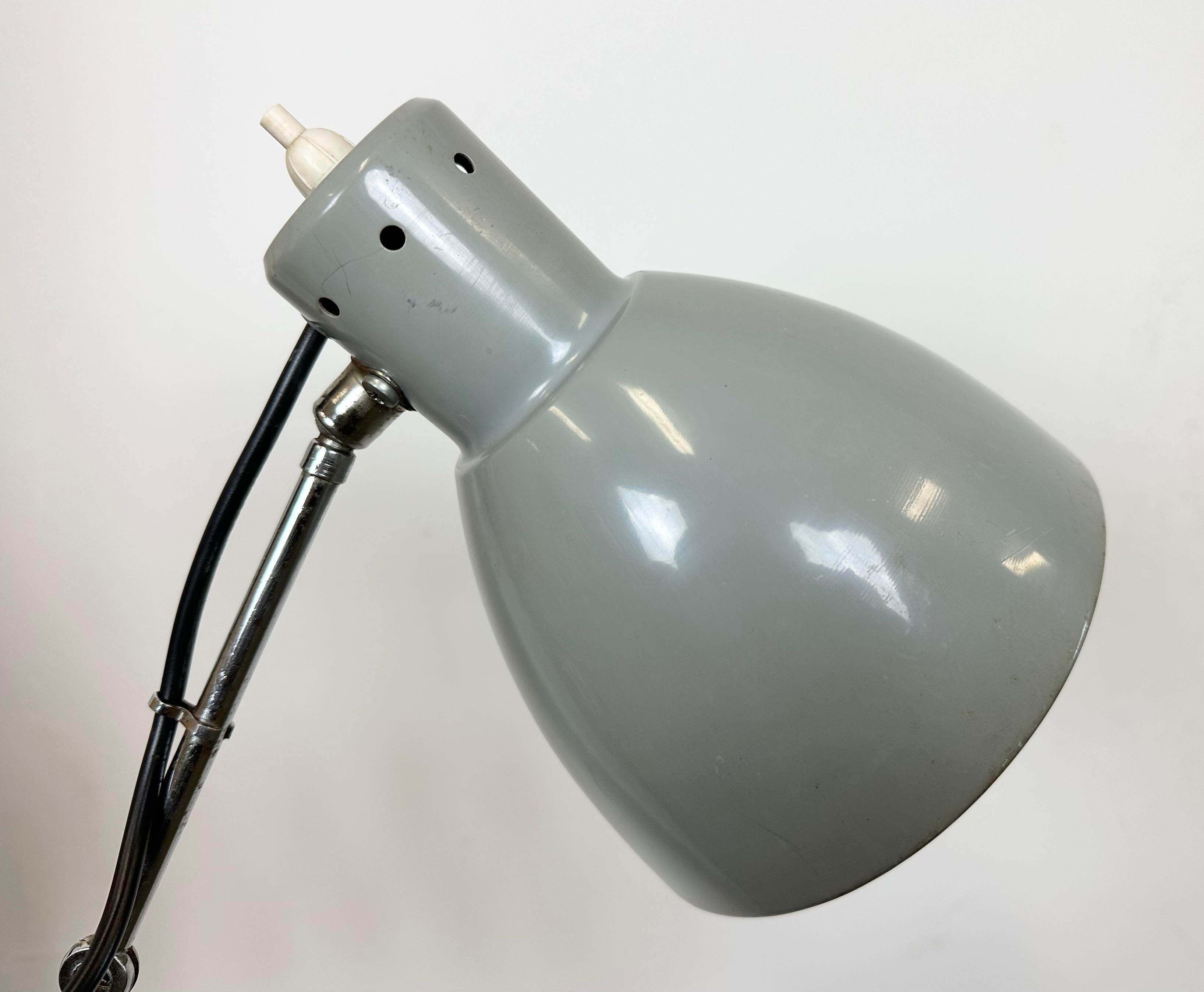 Grey Industrial Italian Scissor Wall Lamp, 1960s For Sale 10