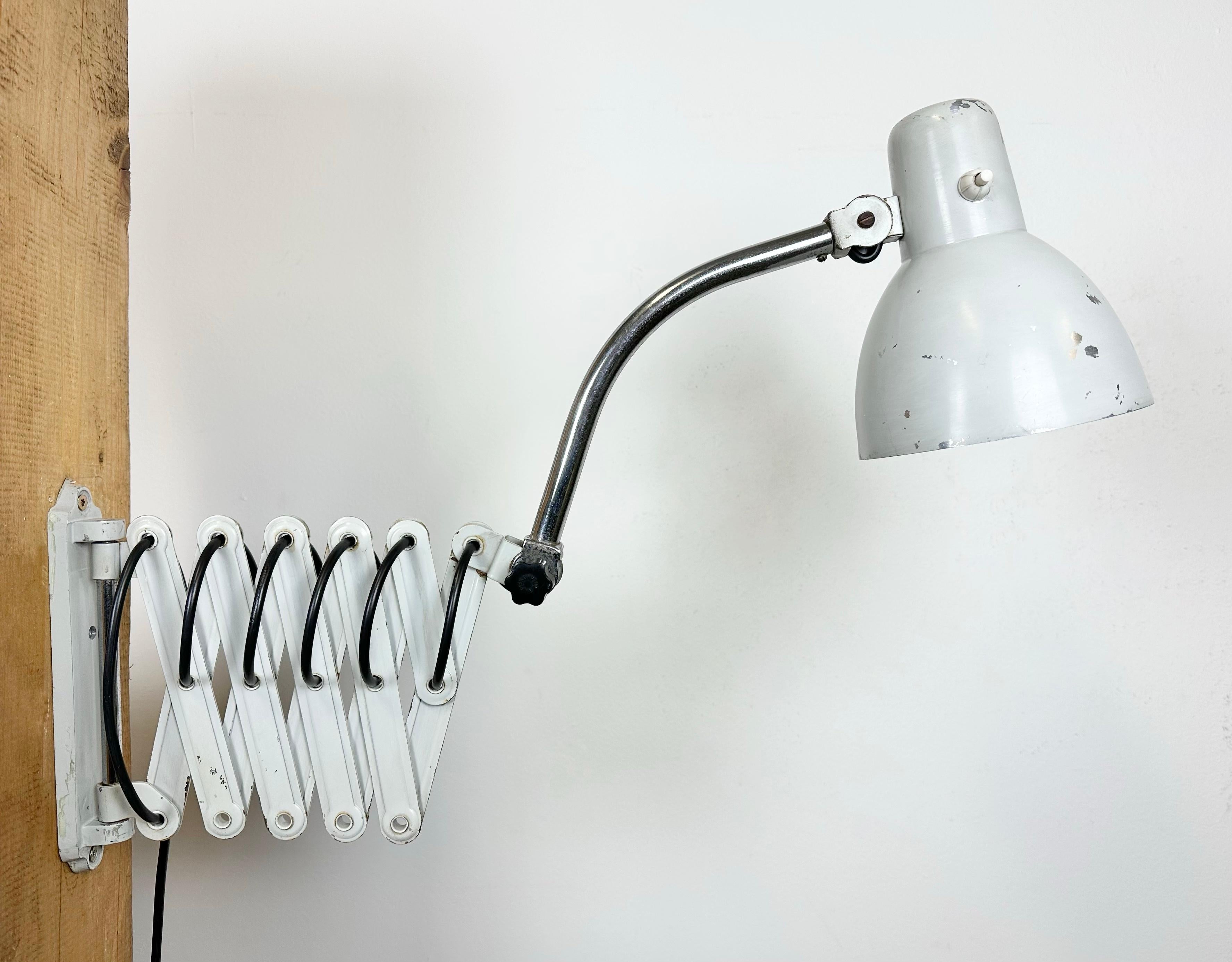 Grey Industrial Italian Scissor Wall Lamp from Raptek Milano, 1960s For Sale 7