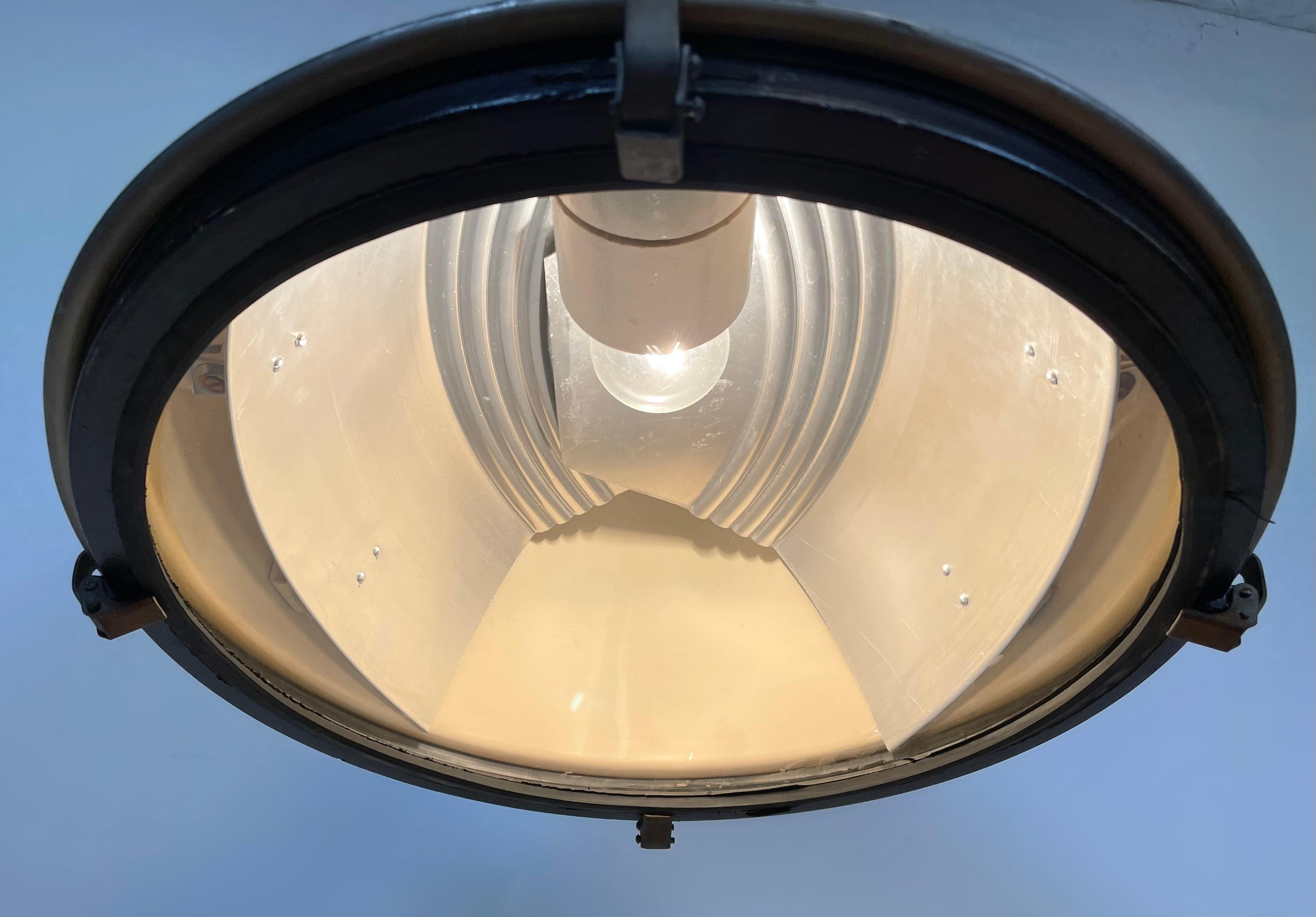 Lampe à suspension industrielle grise avec couvercle en verre transparent, années 1970 en vente 5