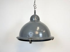 Lampada a sospensione industriale grigia con copertura in vetro trasparente, anni '70
