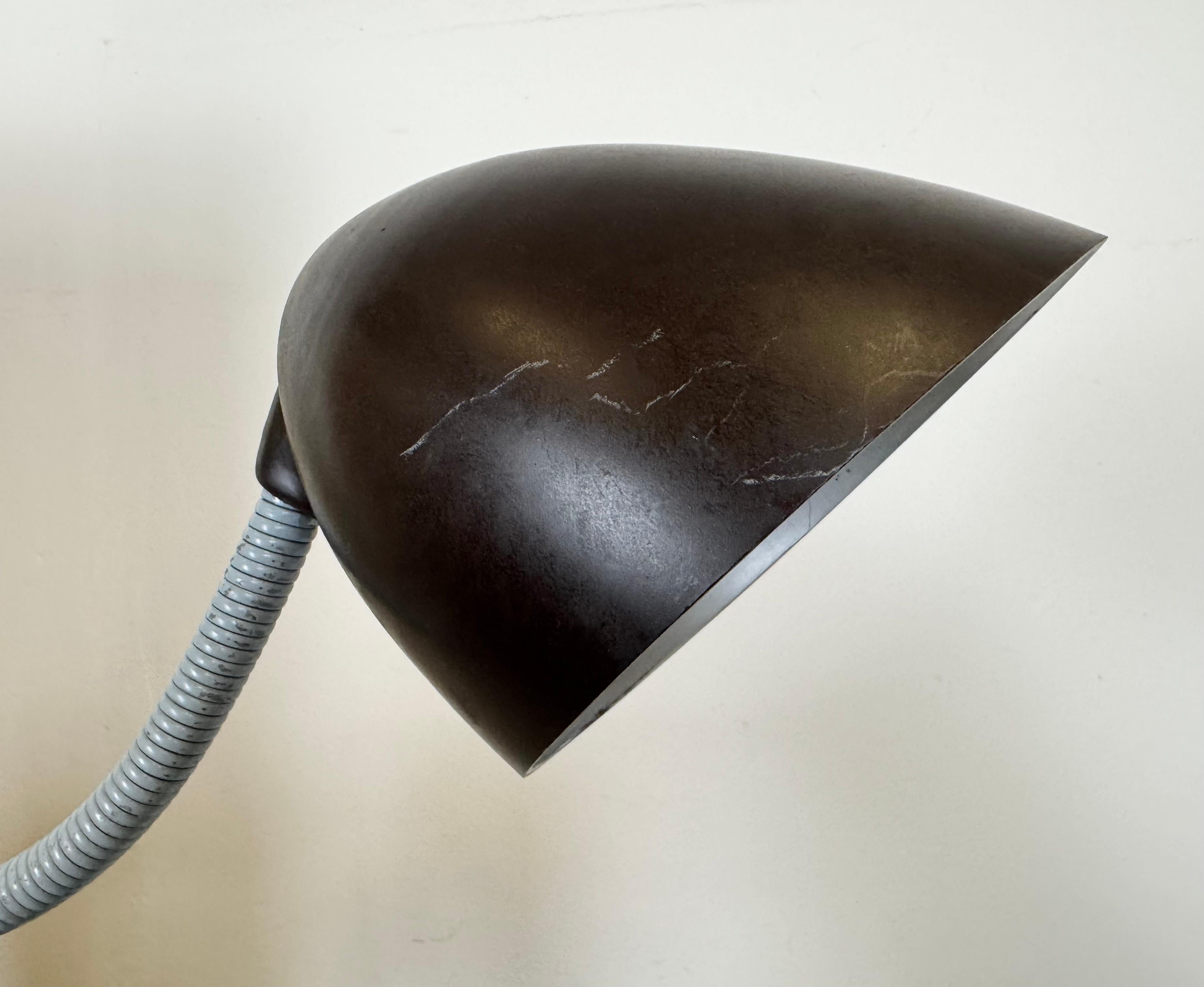 Lámpara de pared de tijera industrial gris de Elektroinstala, años 60 en venta 3