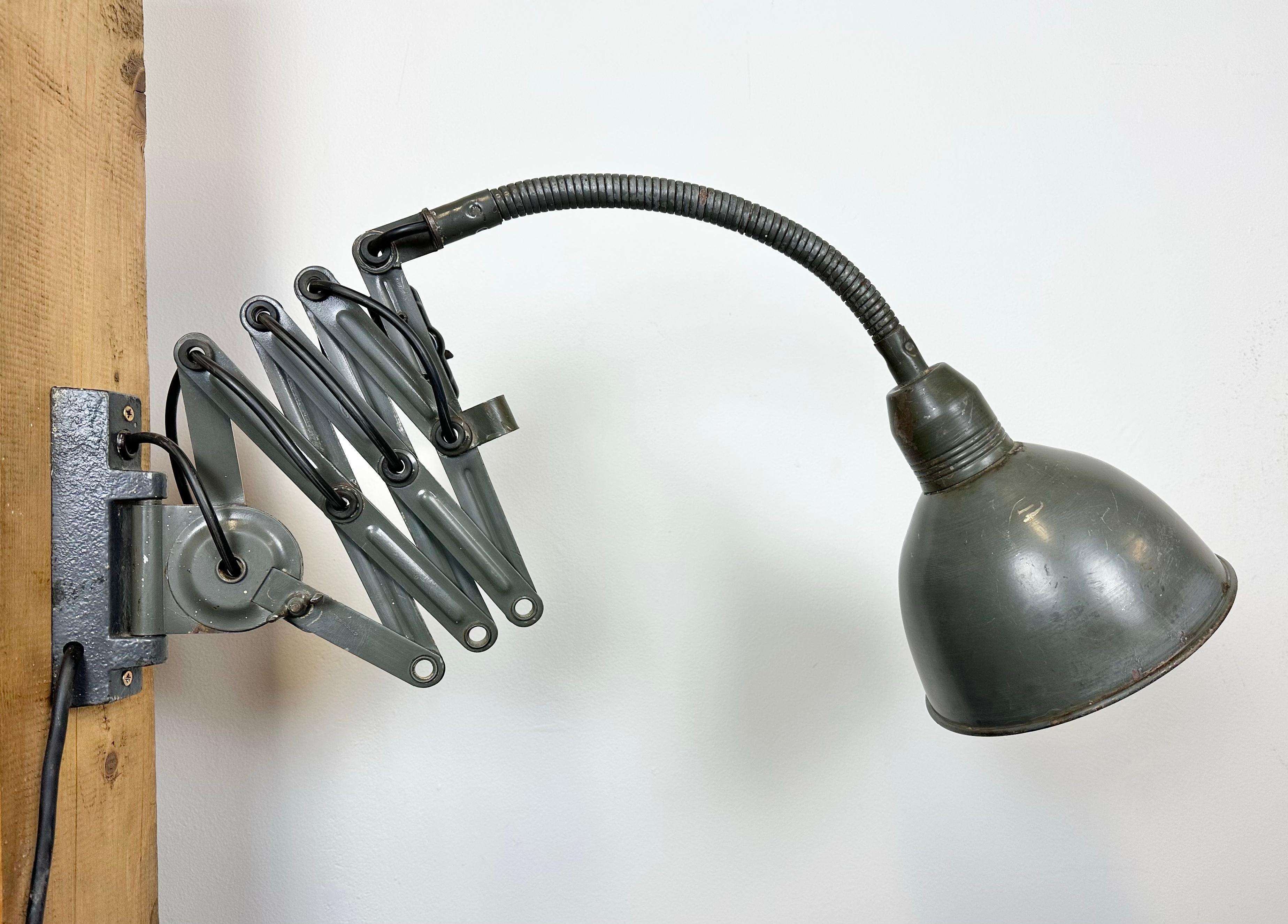 Grey Industrial Scissor Wall Lamp from Elektroinstala, 1960s For Sale 6