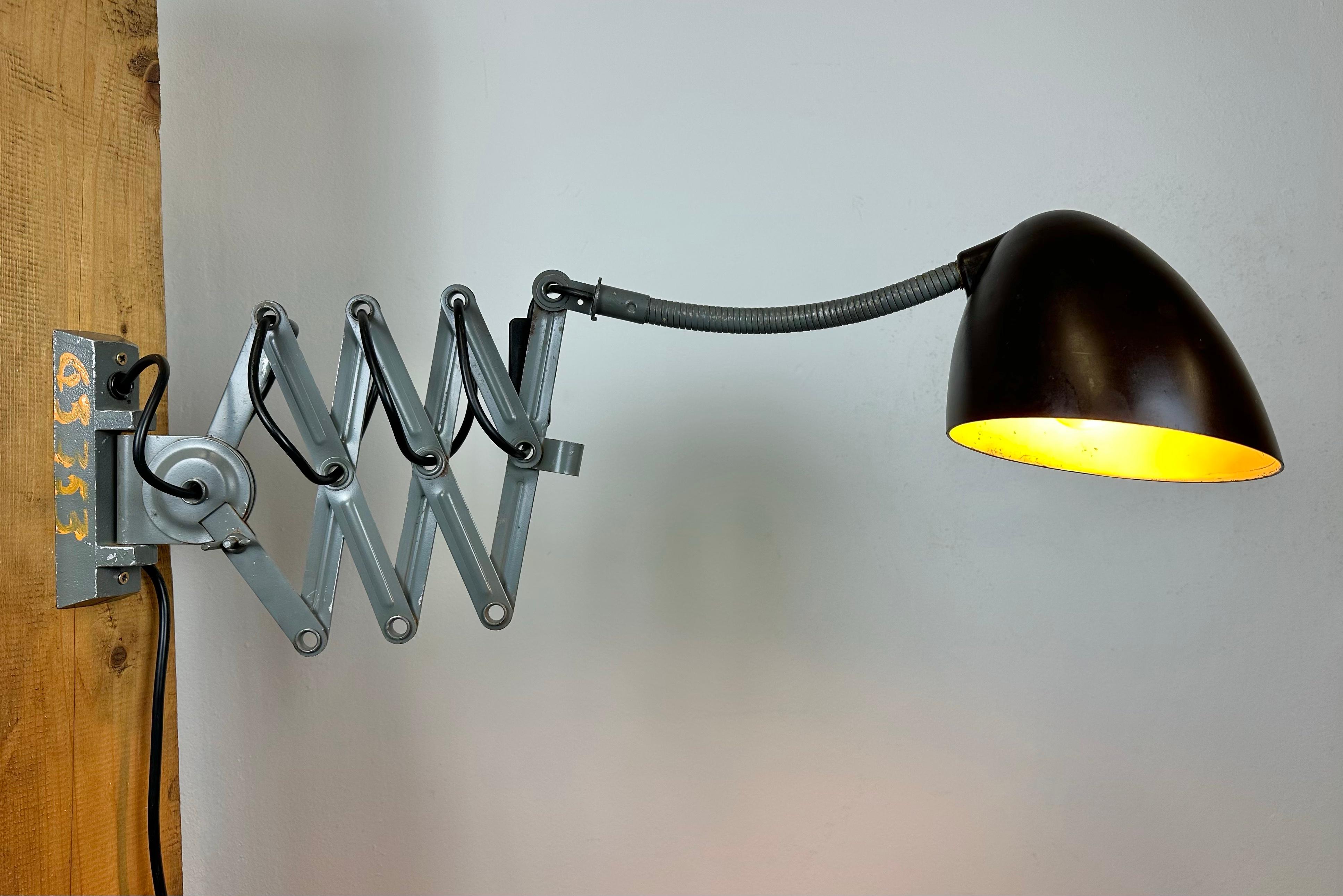 Grey Industrial Scissor Wall Lamp from Elektroinstala, 1960s For Sale 7