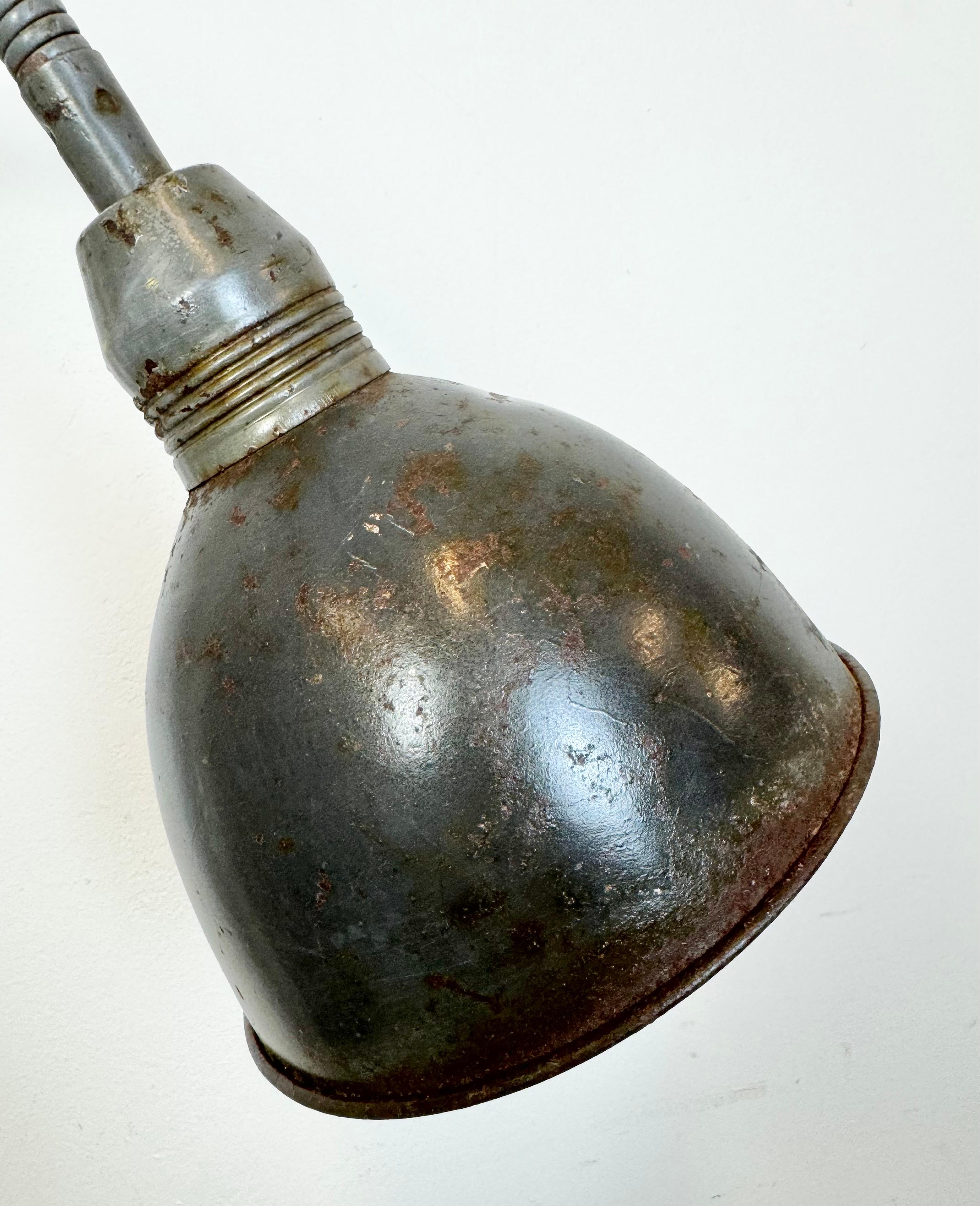 Lampada da parete a forbice industriale grigia di Elektroinstala, anni '60 in vendita 7