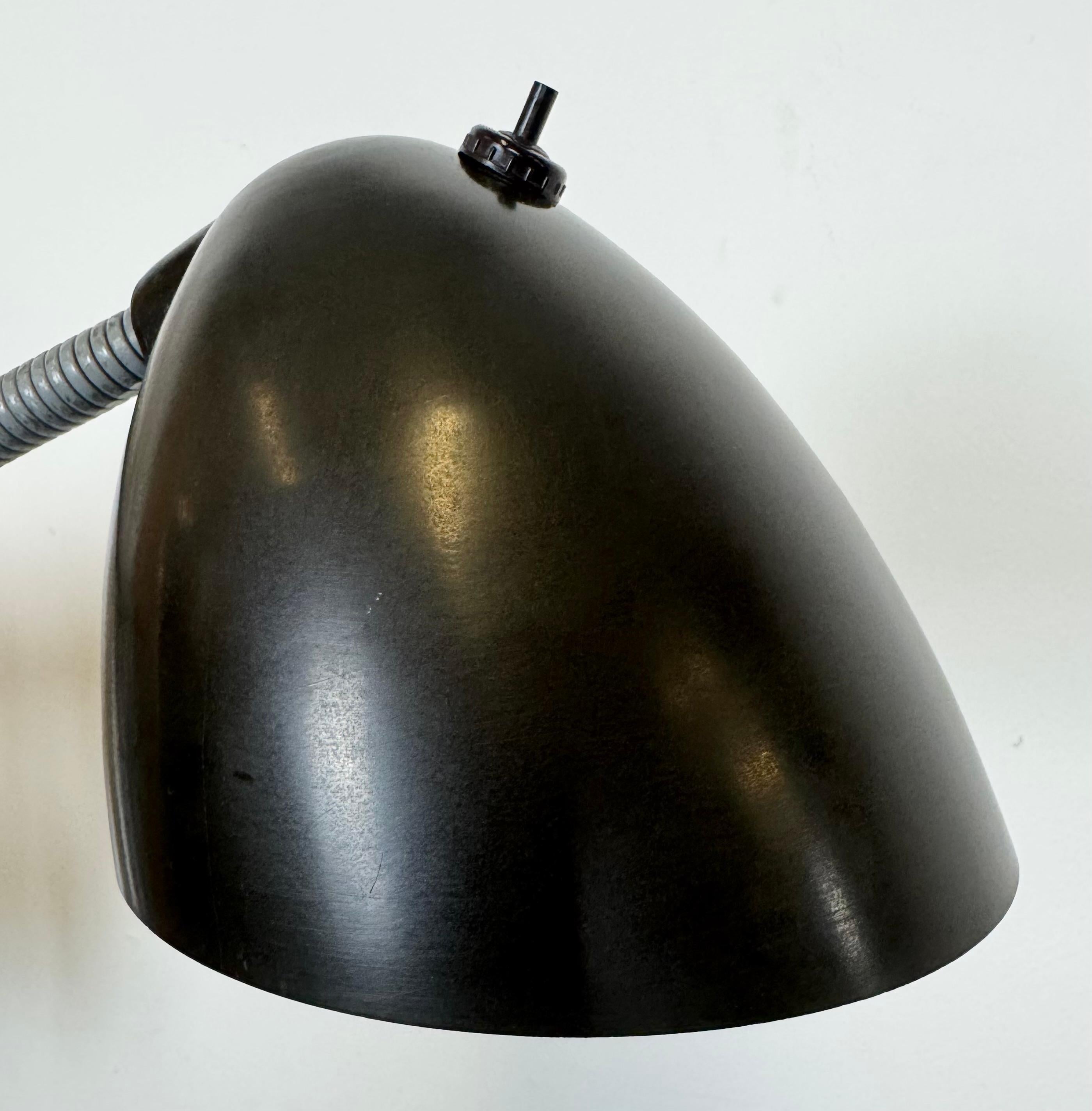 Graue Industrielle Schere-Wandleuchte von Elektroinstala, 1960er Jahre im Angebot 9