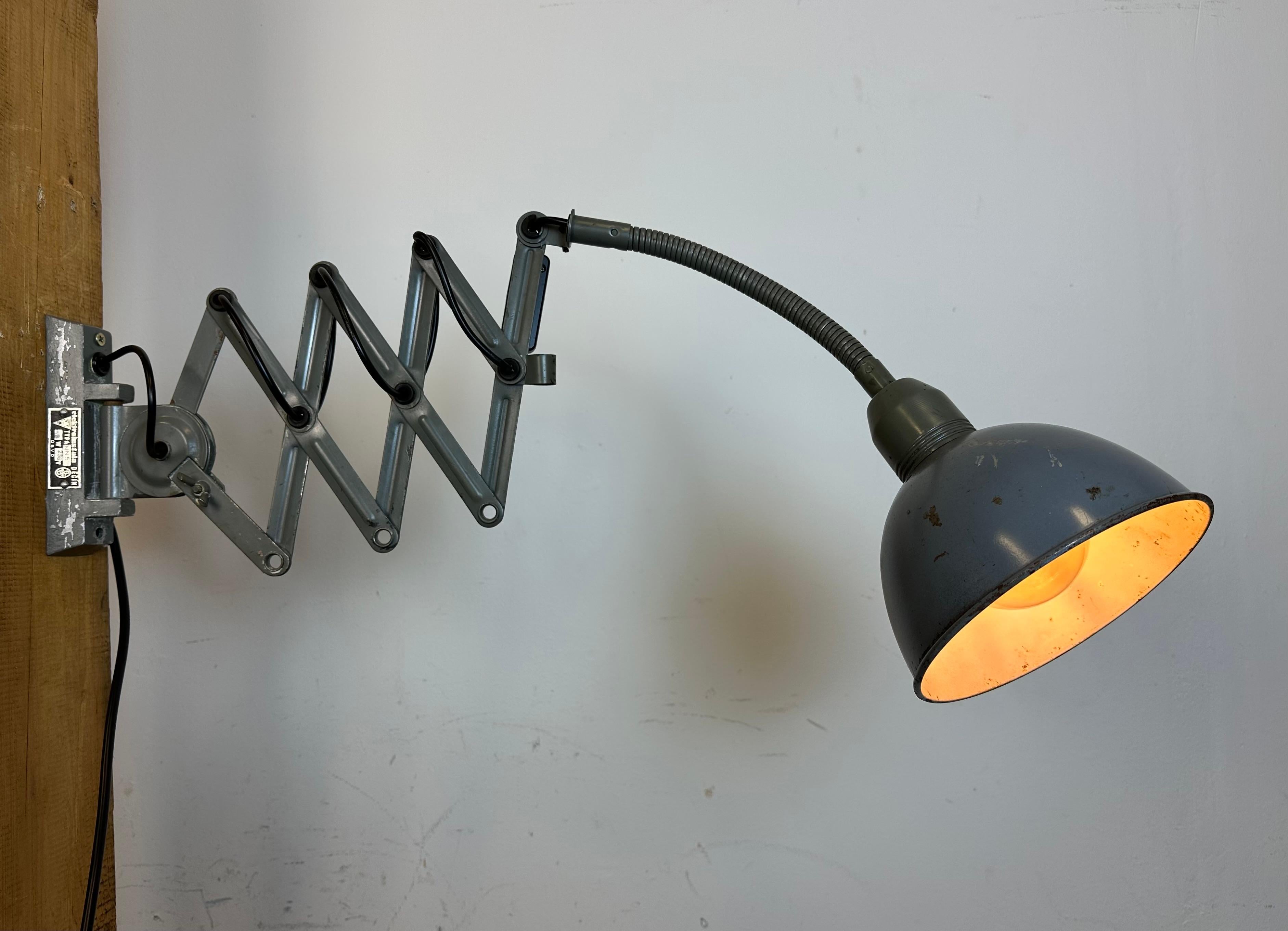 Grey Industrial Scissor Wall Lamp from Elektroinstala, 1960s For Sale 10