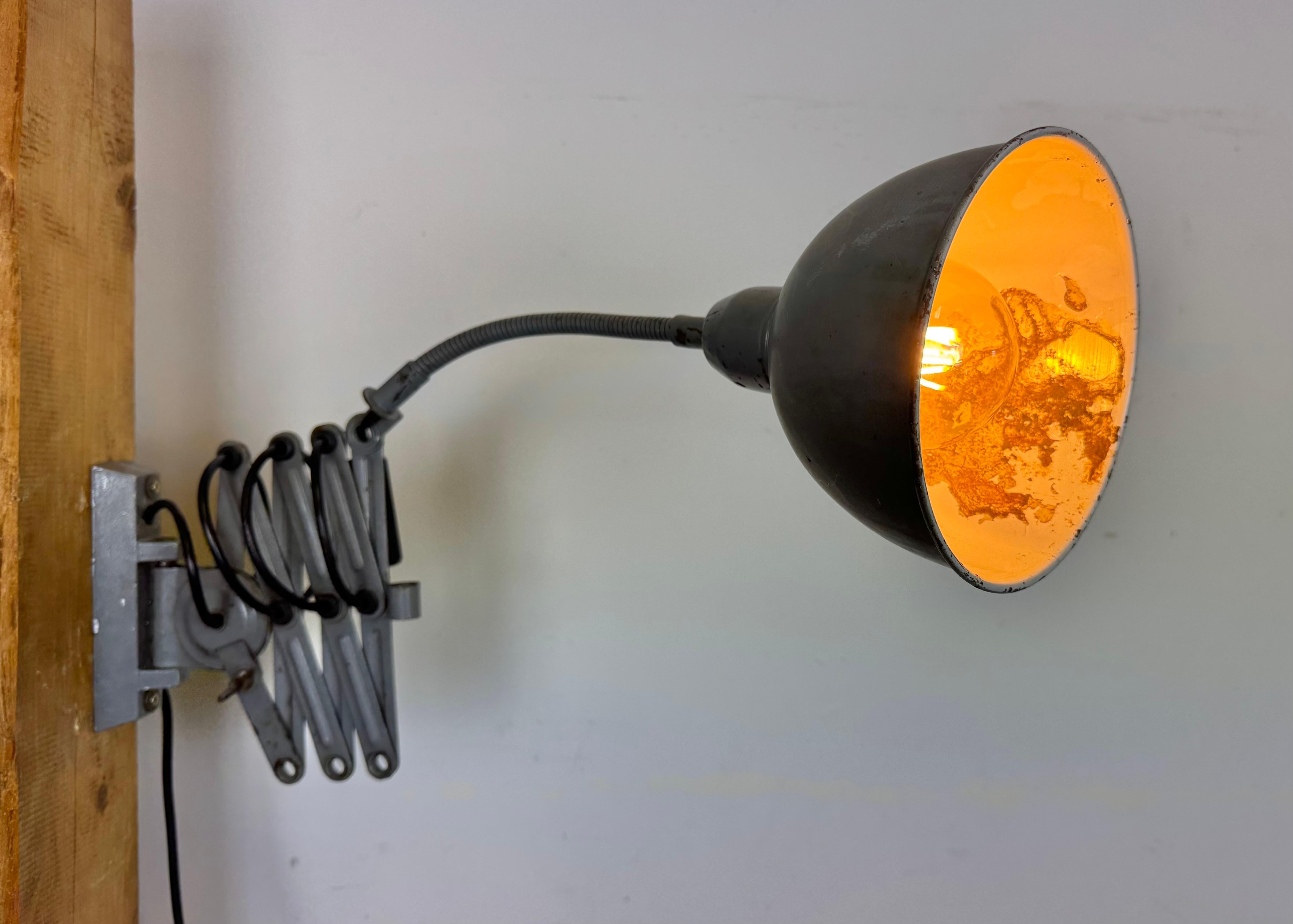 Grey Industrial Scissor Wall Lamp from Elektroinstala, 1960s For Sale 10