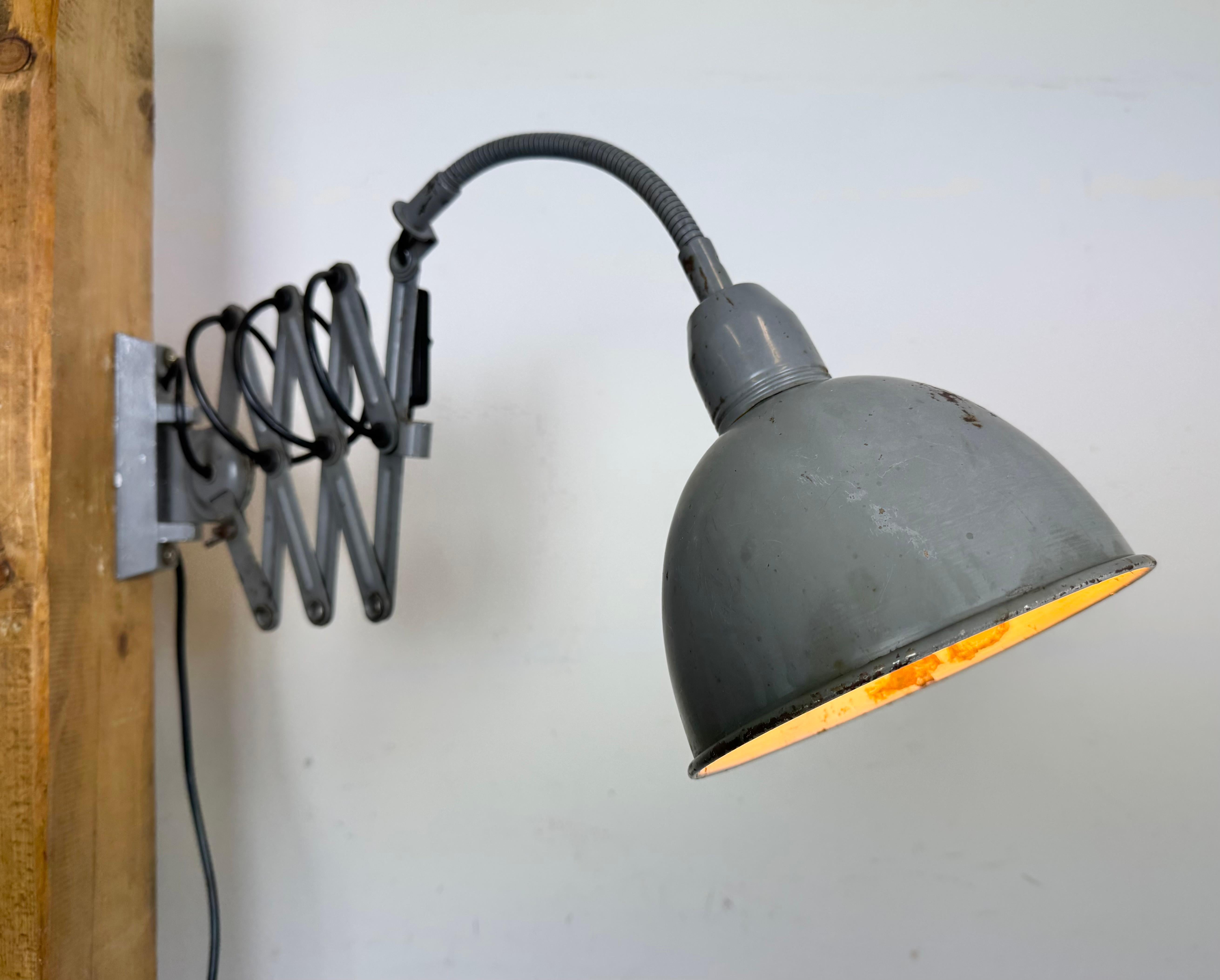 Grey Industrial Scissor Wall Lamp from Elektroinstala, 1960s For Sale 11