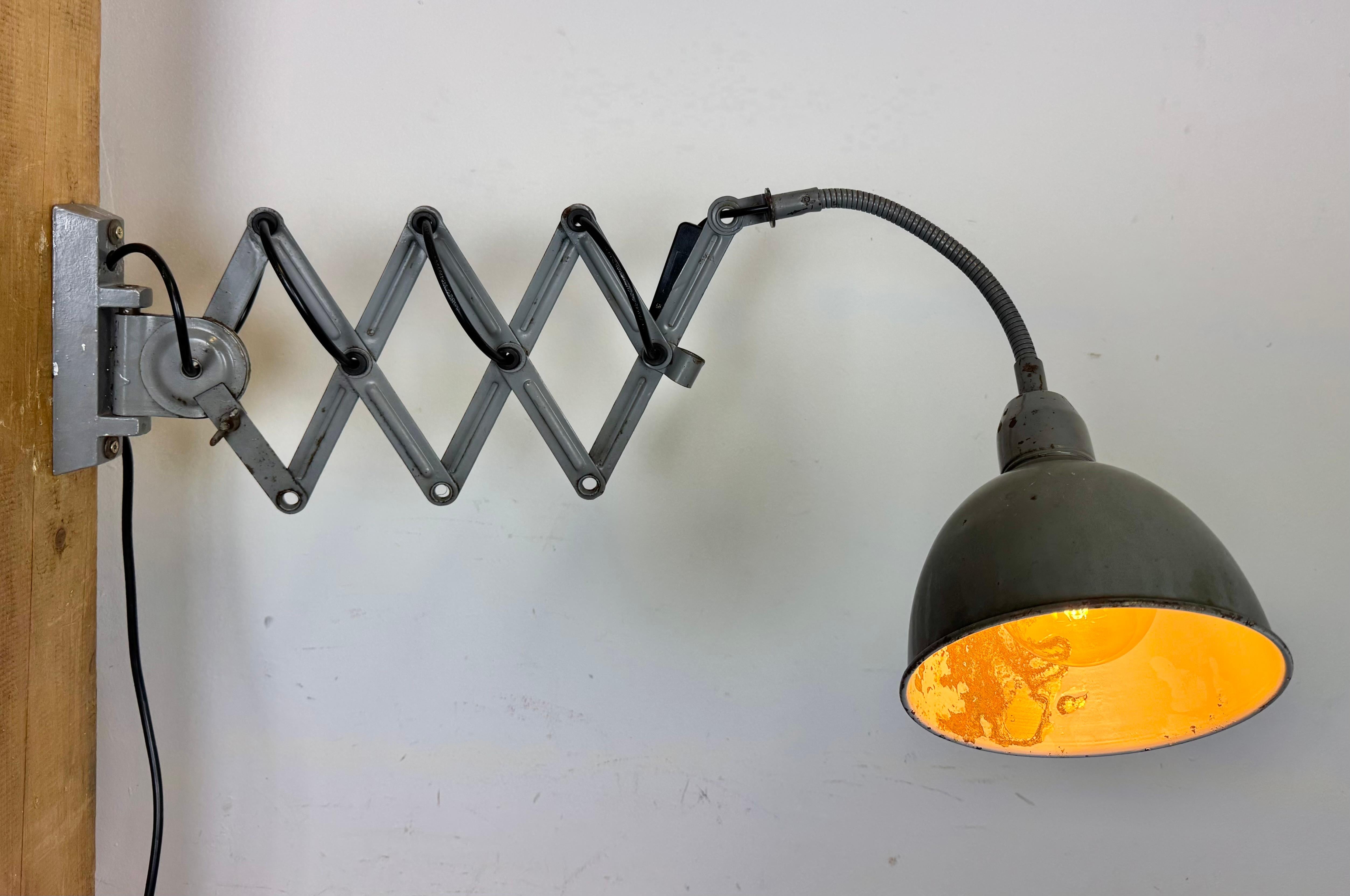 Grey Industrial Scissor Wall Lamp from Elektroinstala, 1960s For Sale 12
