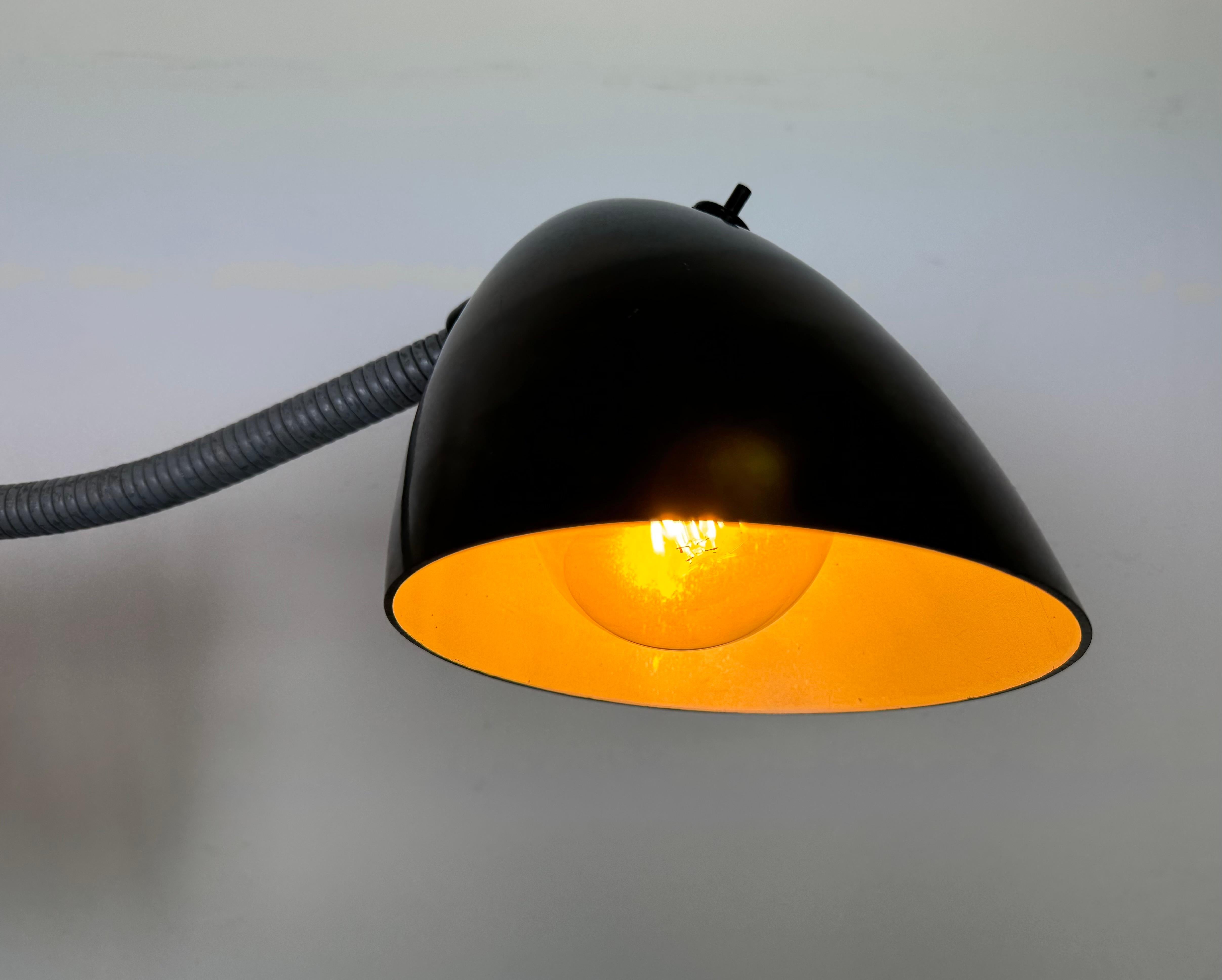 Graue Industrielle Schere-Wandleuchte von Elektroinstala, 1960er Jahre im Angebot 12
