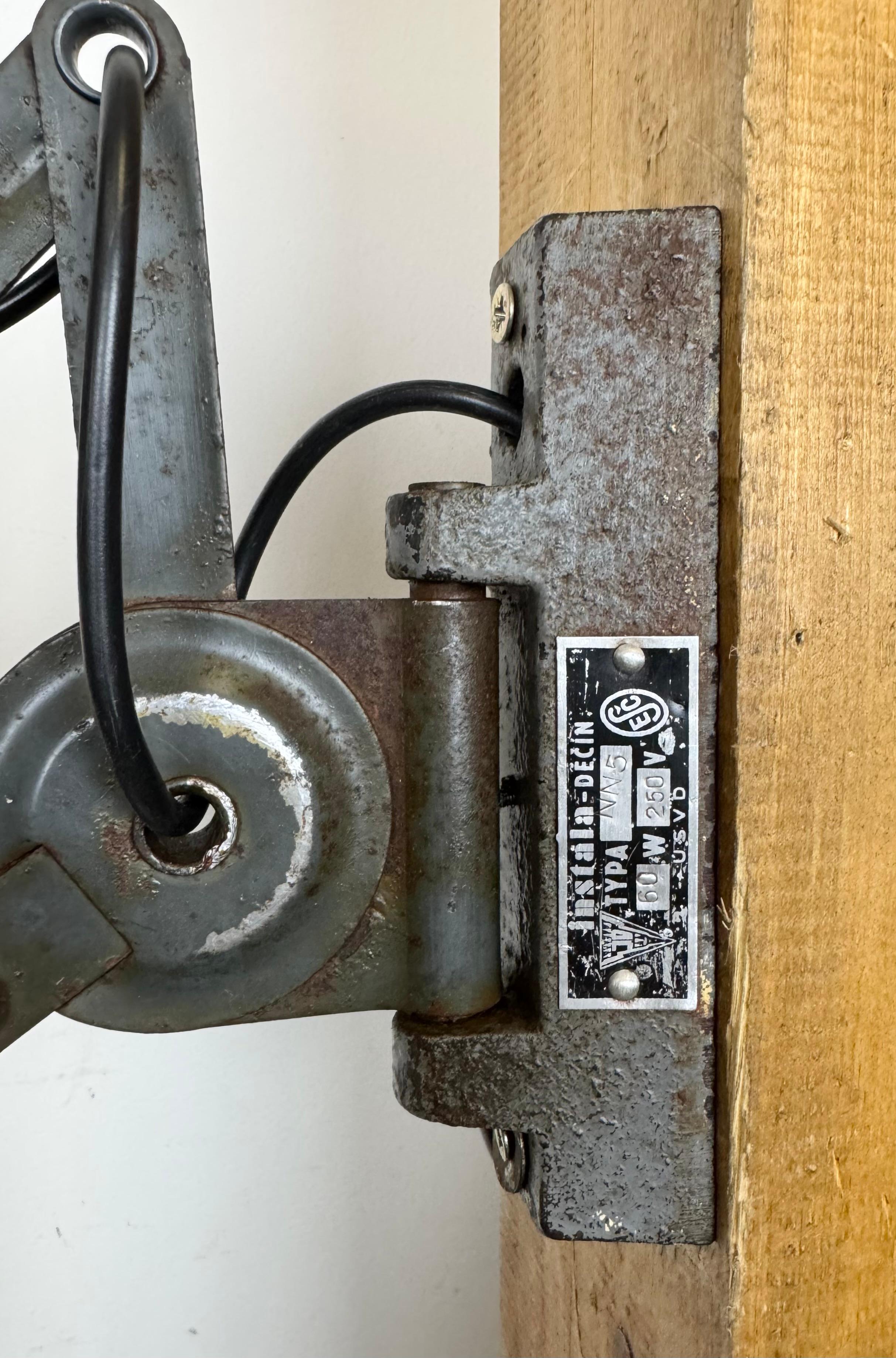 Grey Industrial Scissor Wall Lamp from Elektroinstala, 1960s In Good Condition For Sale In Kojetice, CZ