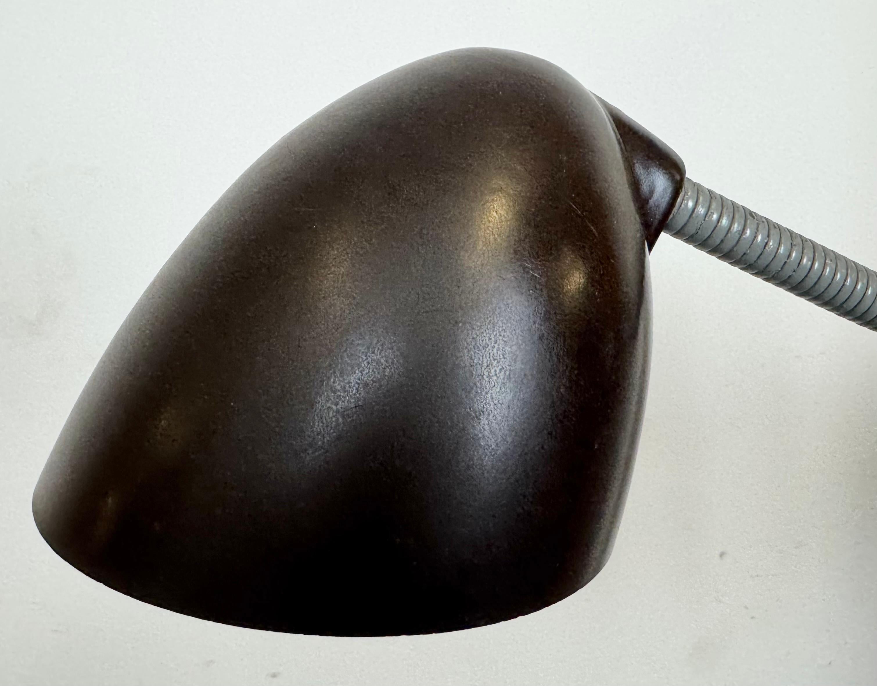 Lámpara de pared de tijera industrial gris de Elektroinstala, años 60 Hierro en venta