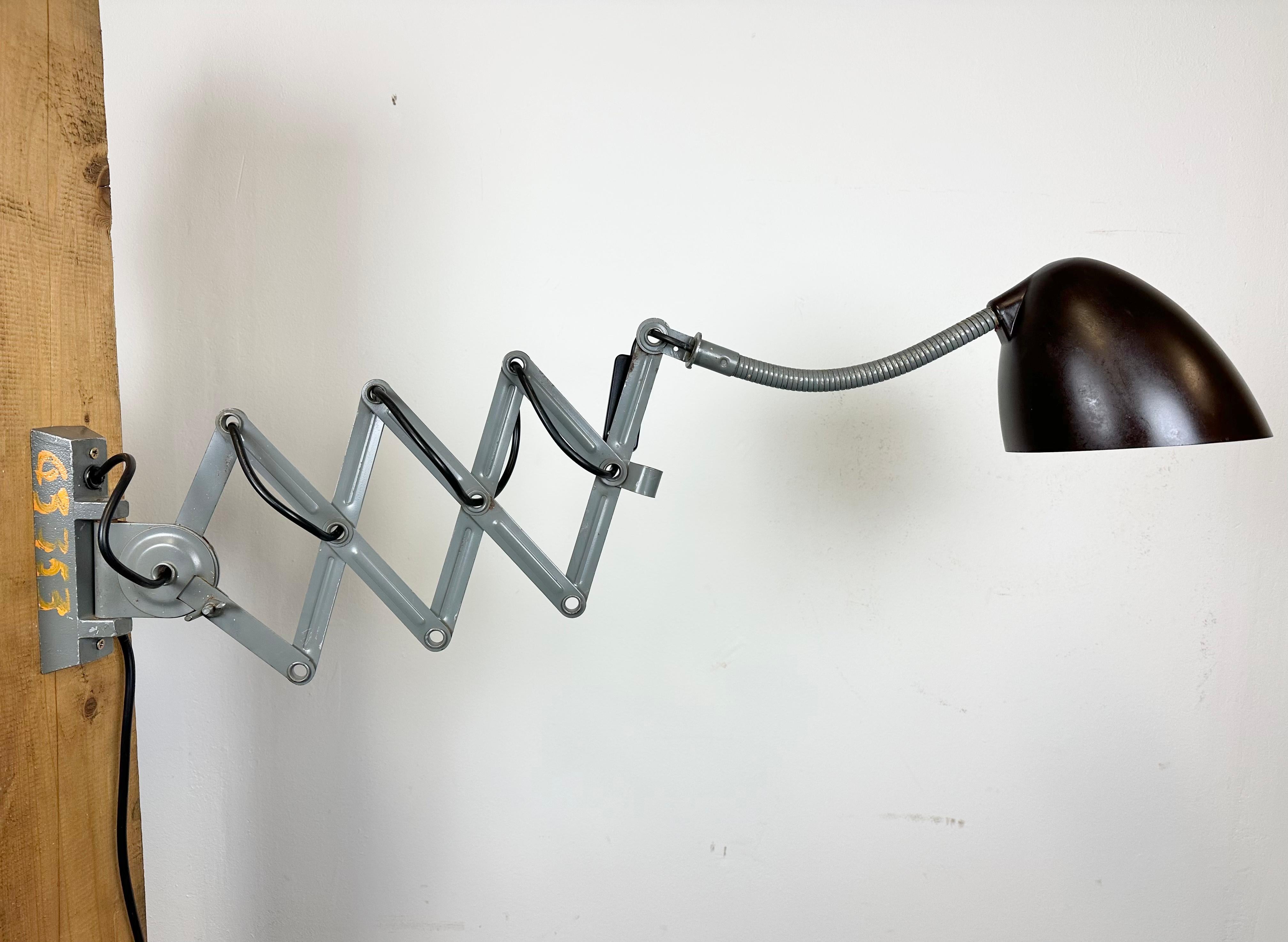 Grey Industrial Scissor Wall Lamp from Elektroinstala, 1960s For Sale 2