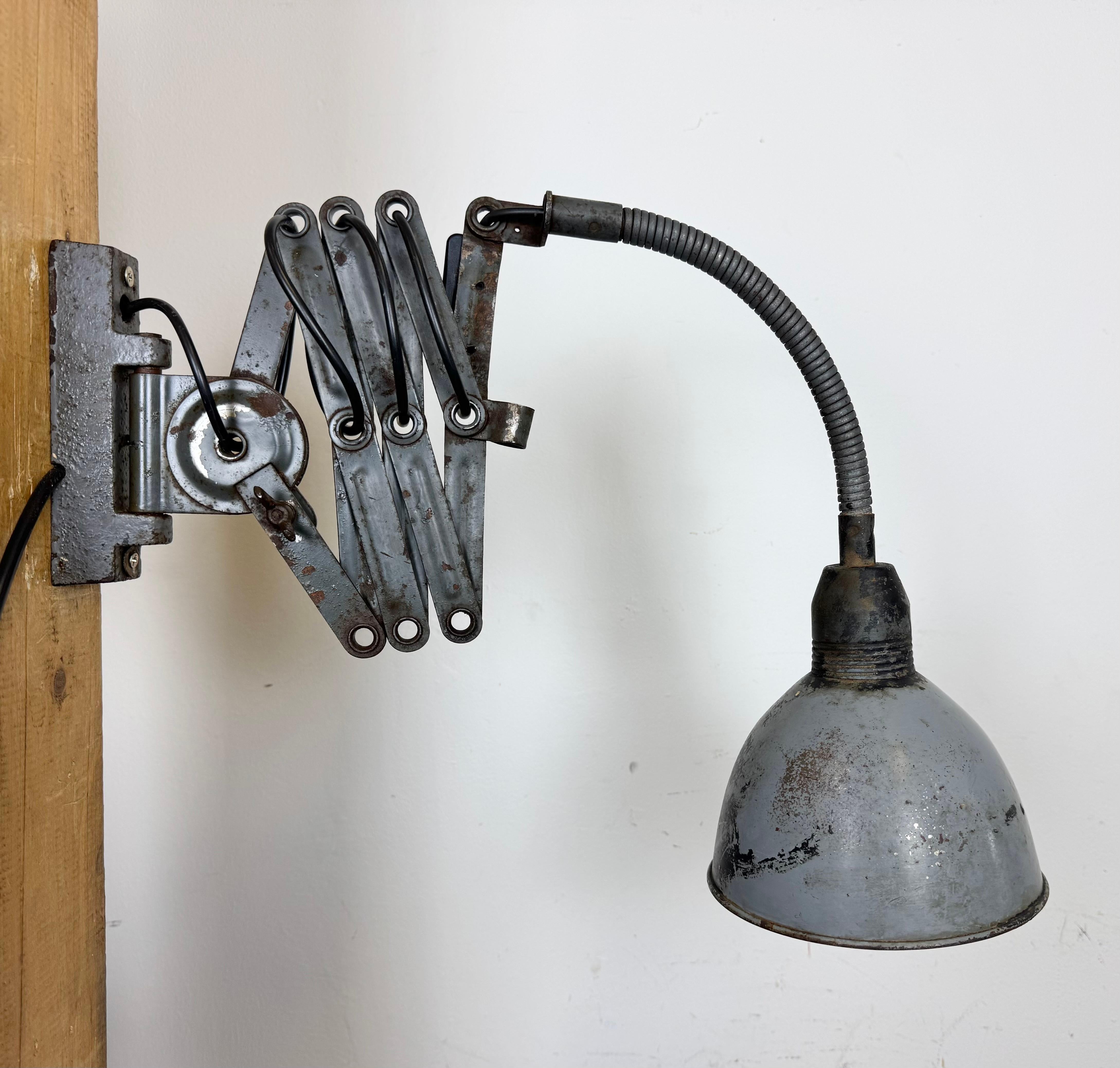 Grey Industrial Scissor Wall Lamp from Elektroinstala, 1960s For Sale 2