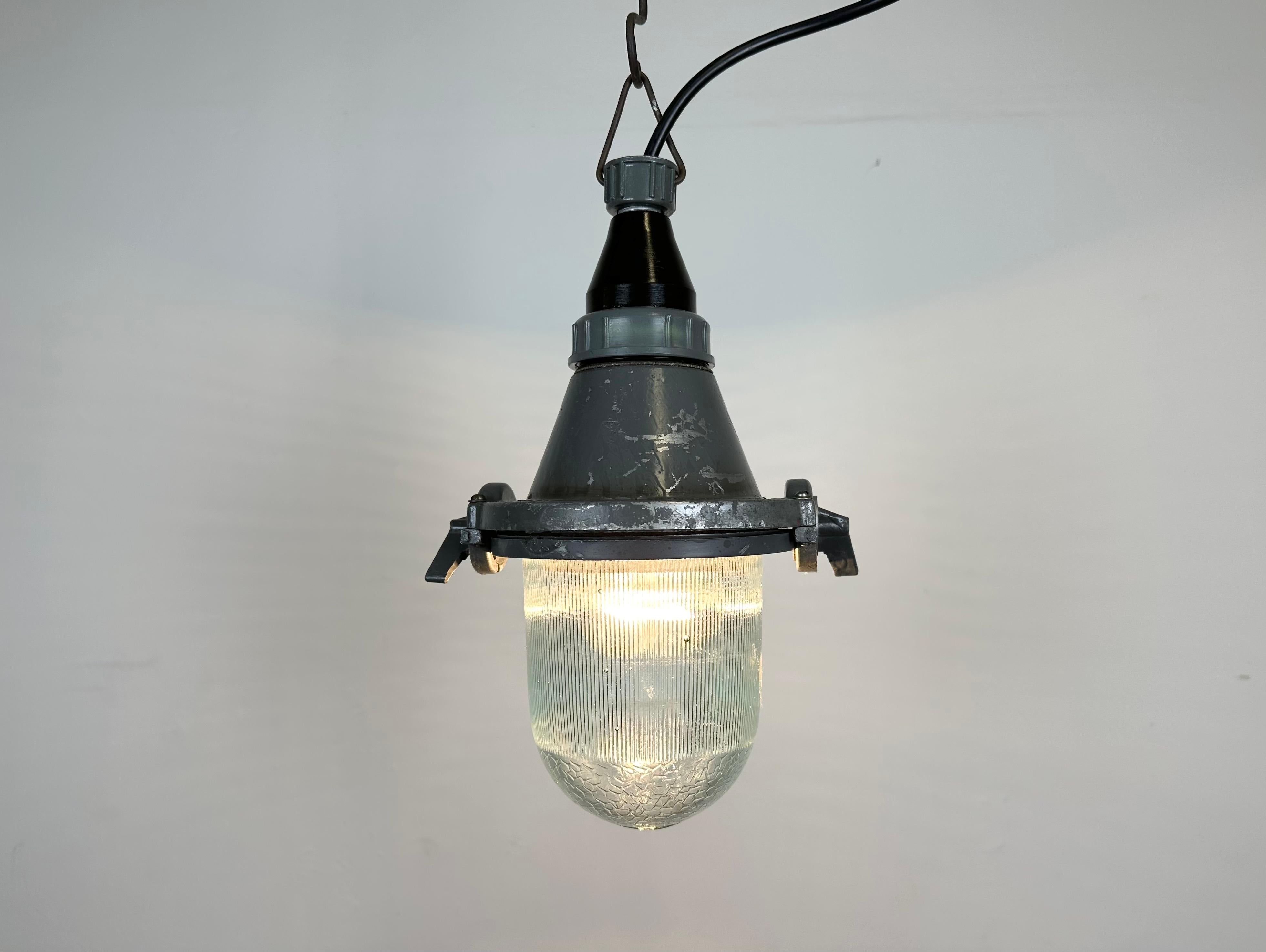 Lampada a sospensione sovietica industriale grigia, anni '60 in vendita 5