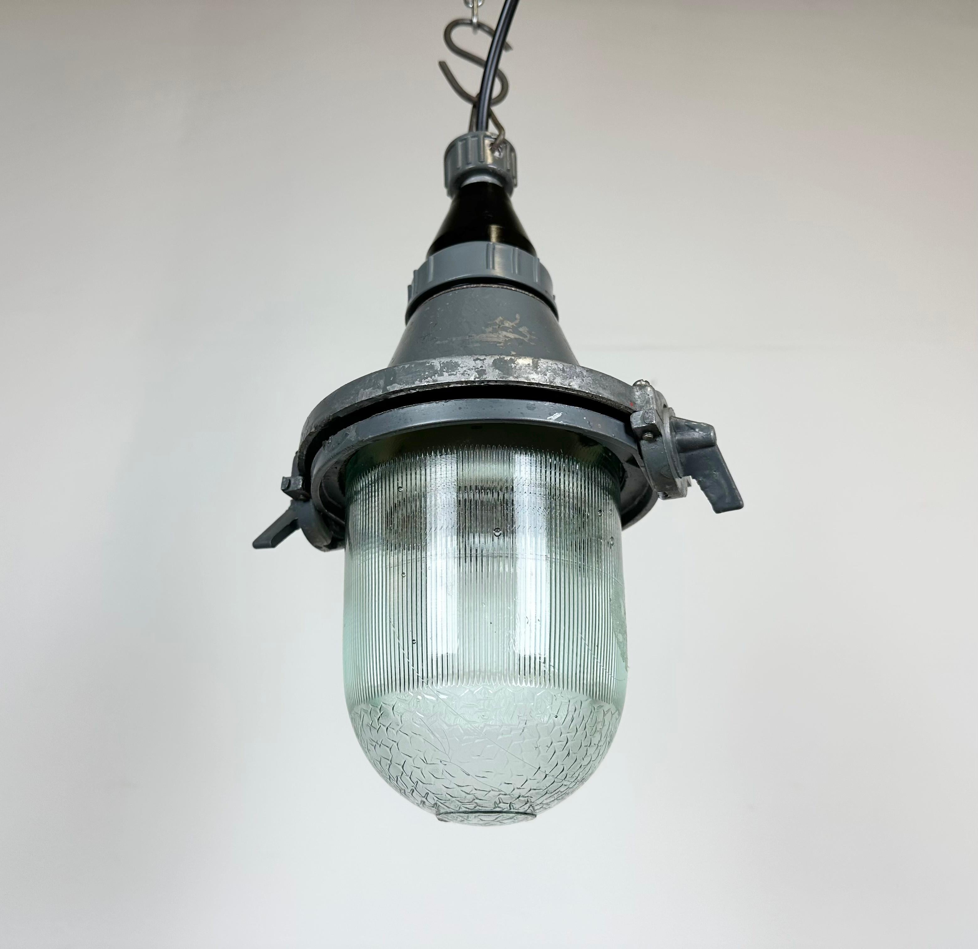 Lampada a sospensione sovietica industriale grigia, anni '60 in vendita 2