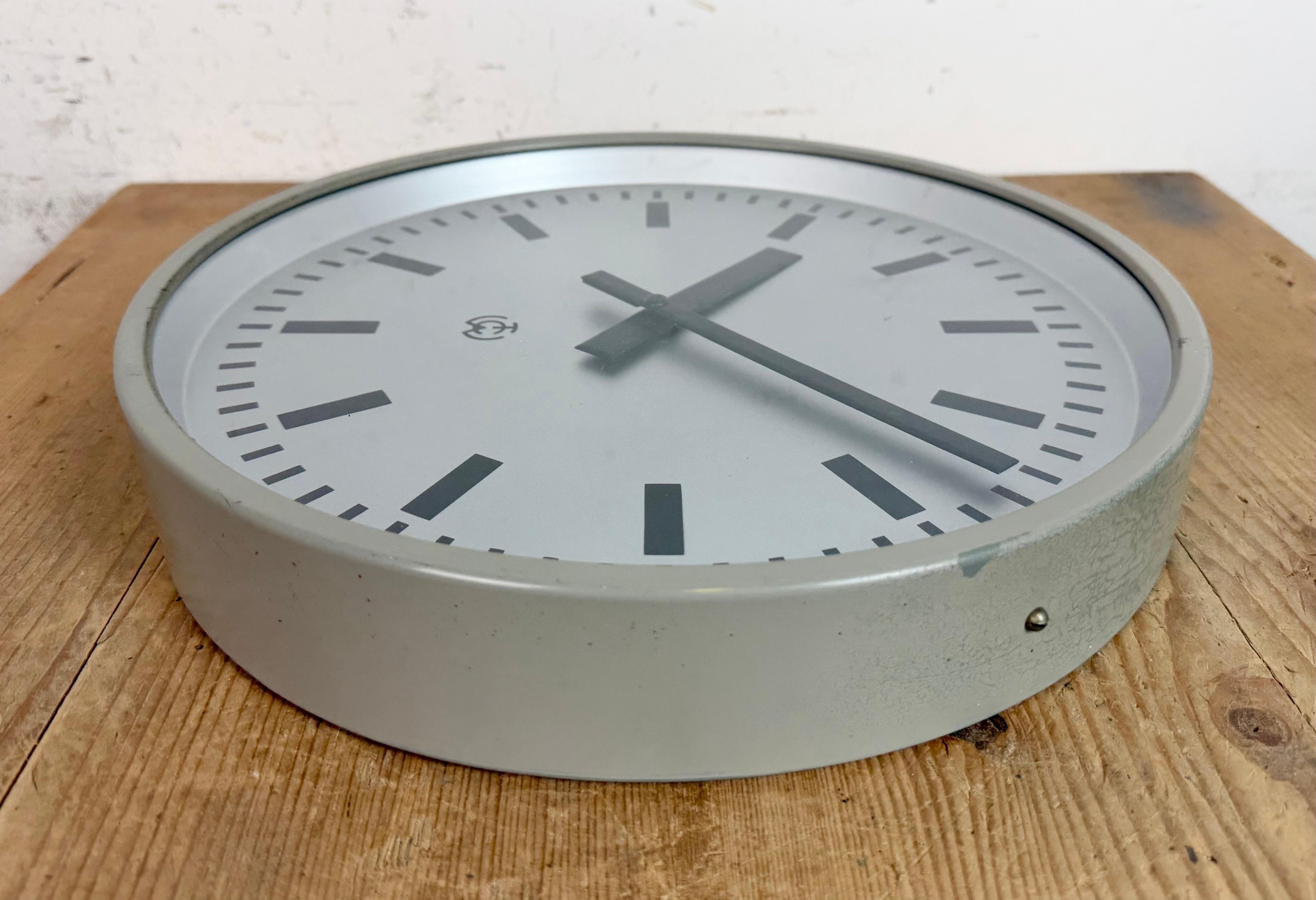Grey Industrial Station Wall Clock from TCW , 1960 im Angebot 4