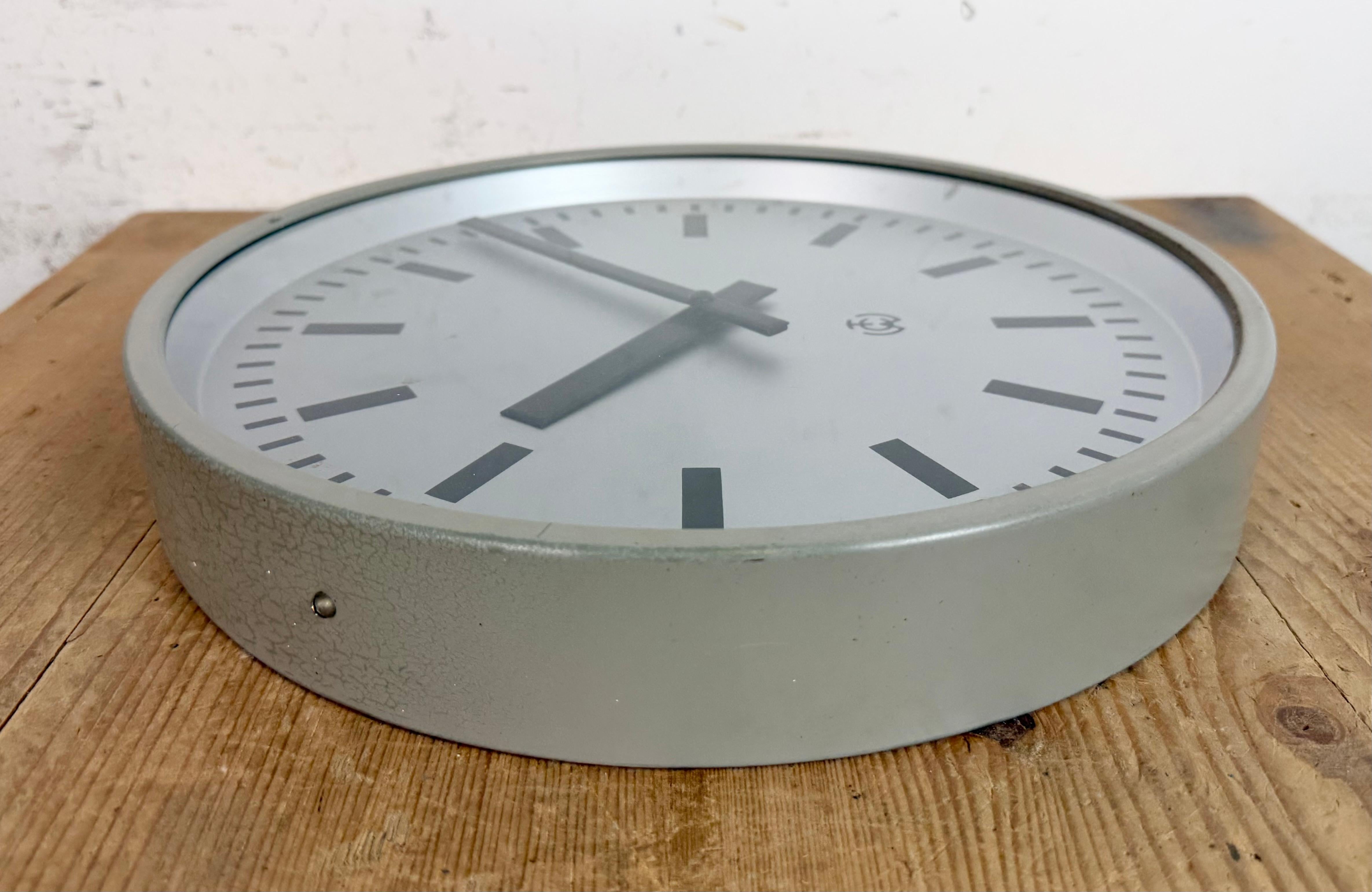 Grey Industrial Station Wall Clock from TCW , 1960 im Angebot 6