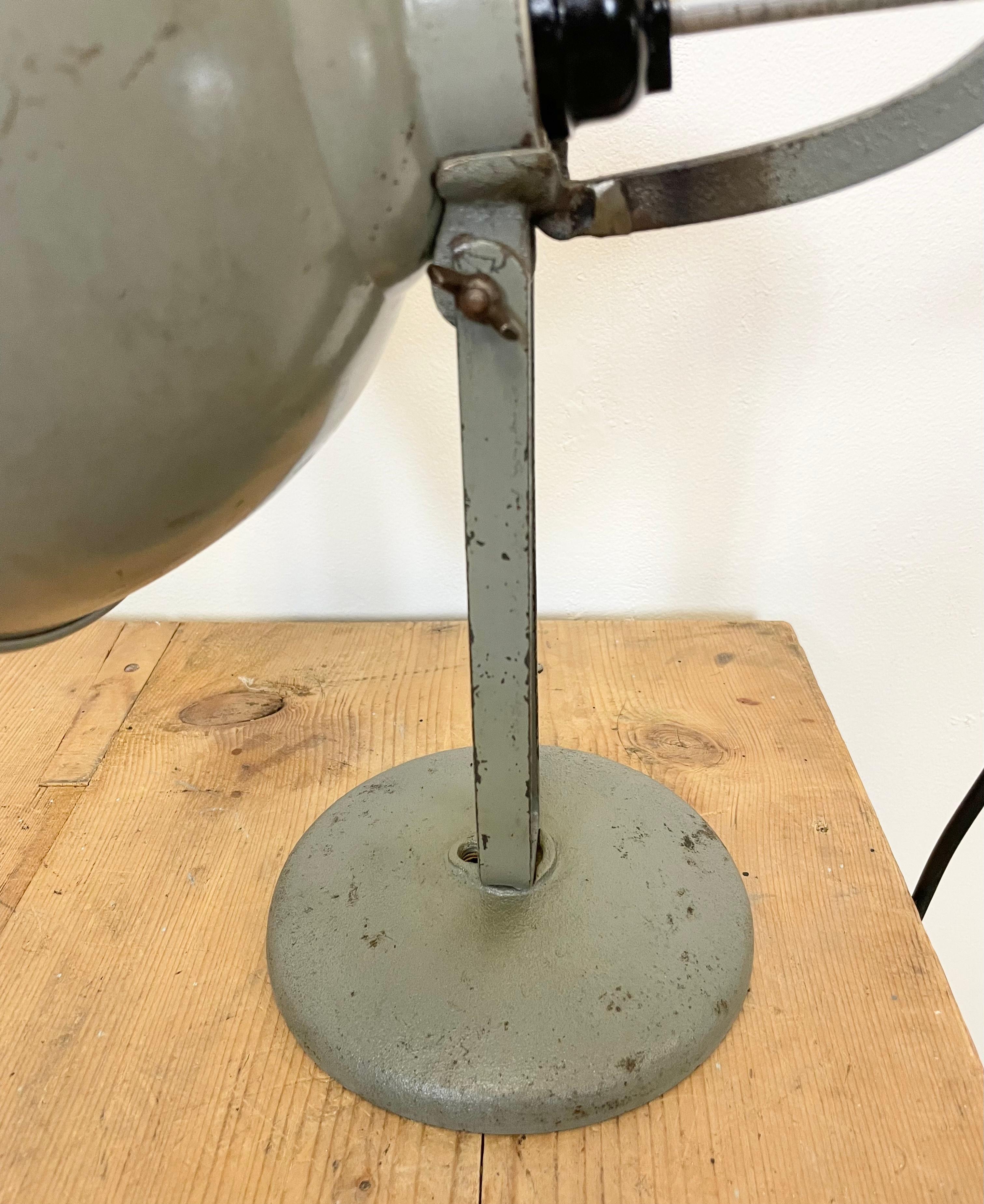Fer Lampe de table industrielle grise, années 1970 en vente