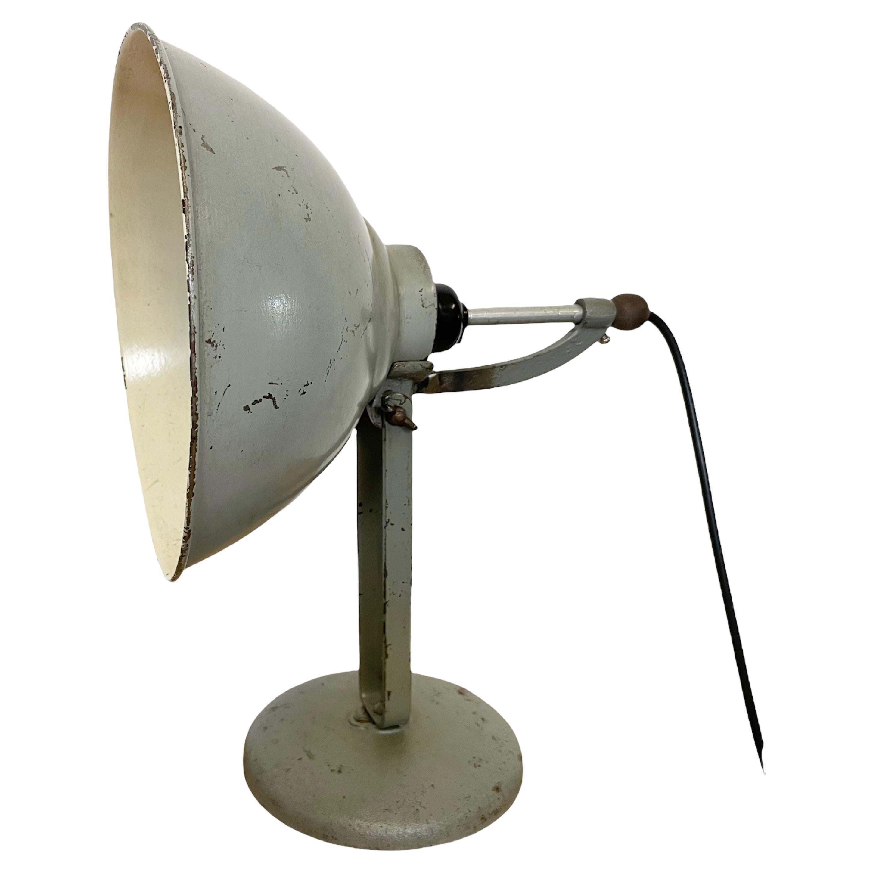 Lampe de table industrielle grise, années 1970 en vente