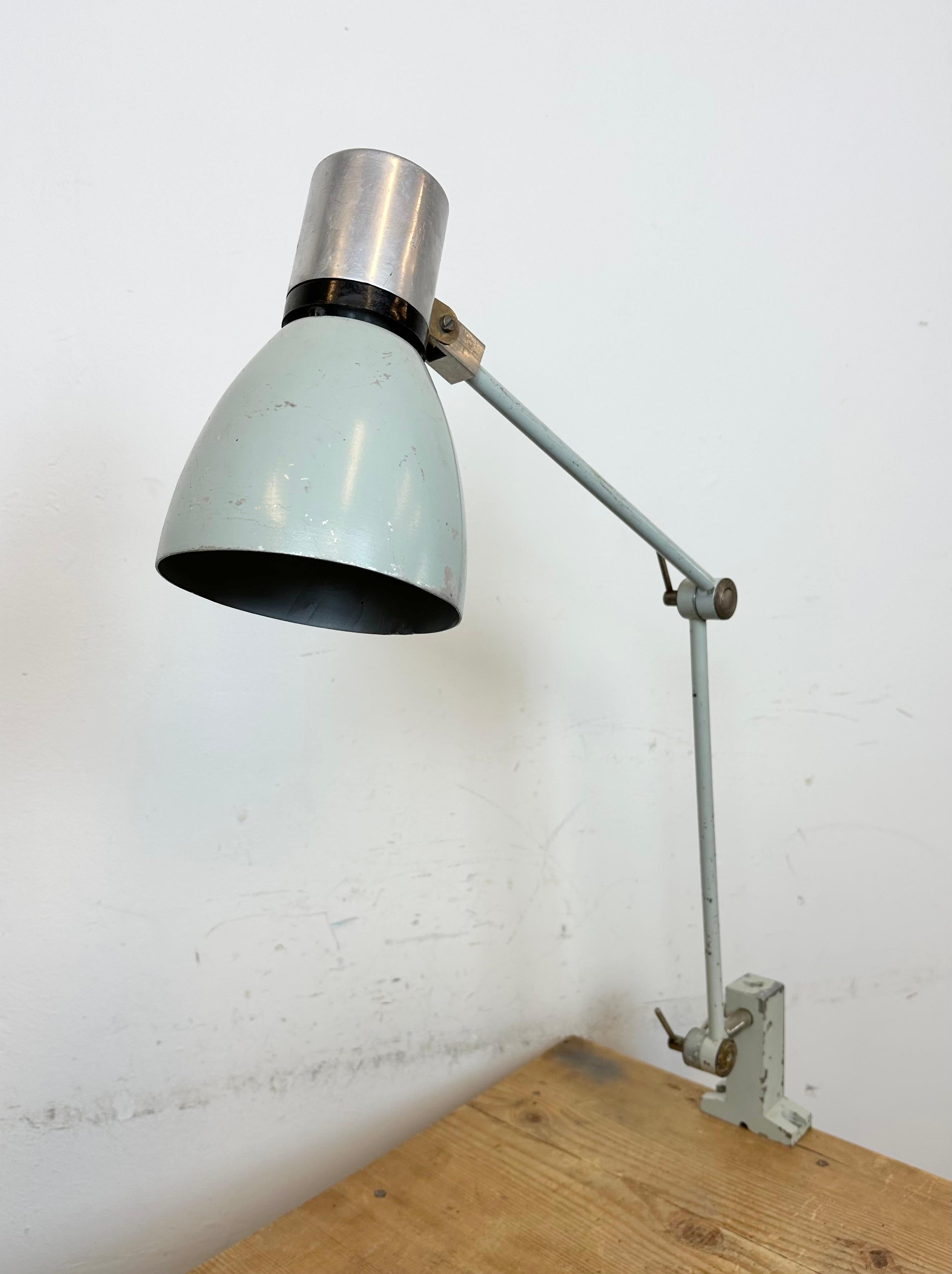 Industrielle Tischlampe aus grauem Grau von Elektrosvit, 1970er Jahre im Angebot 4