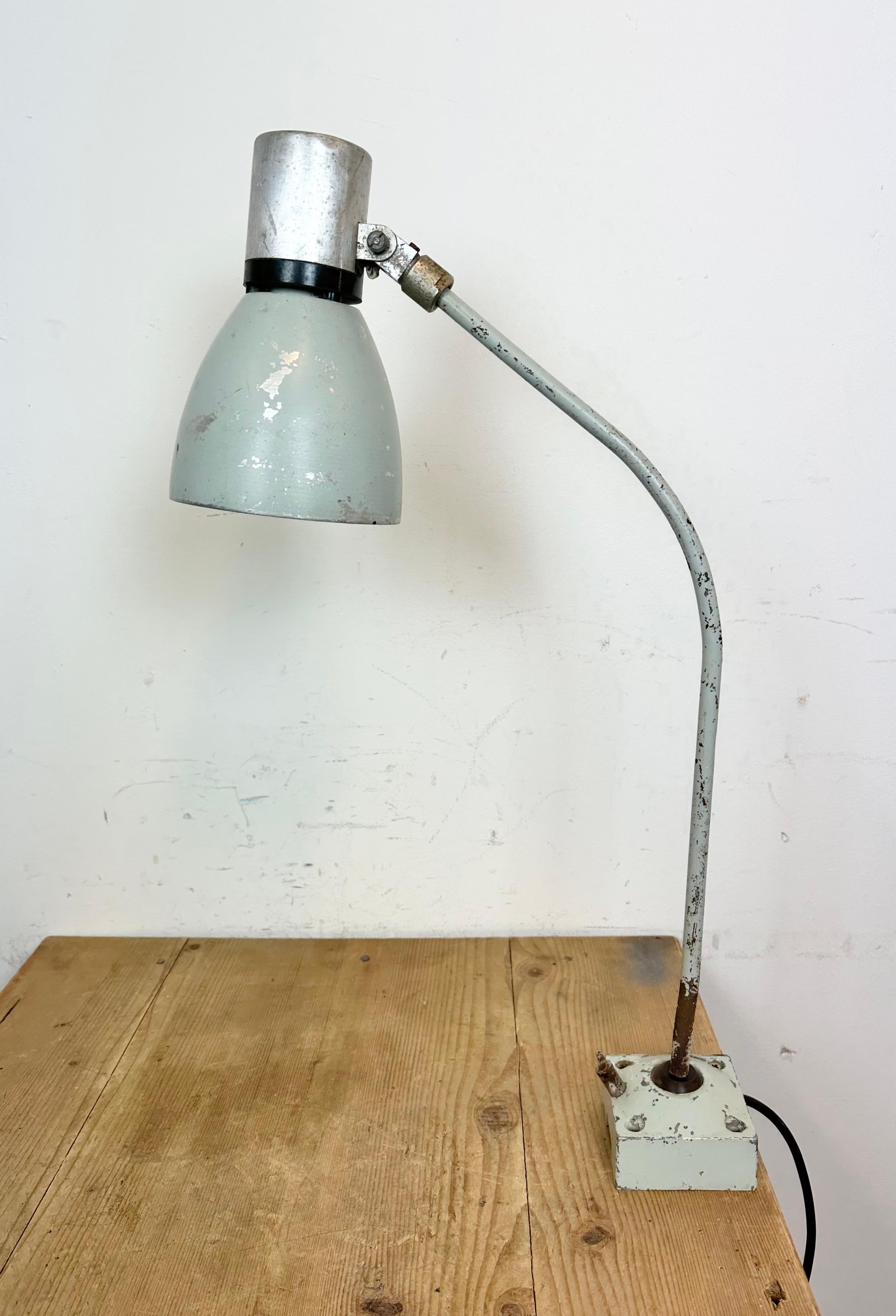 Lampe de bureau industrielle grise d' Elektrosvit, années 1970 en vente 3