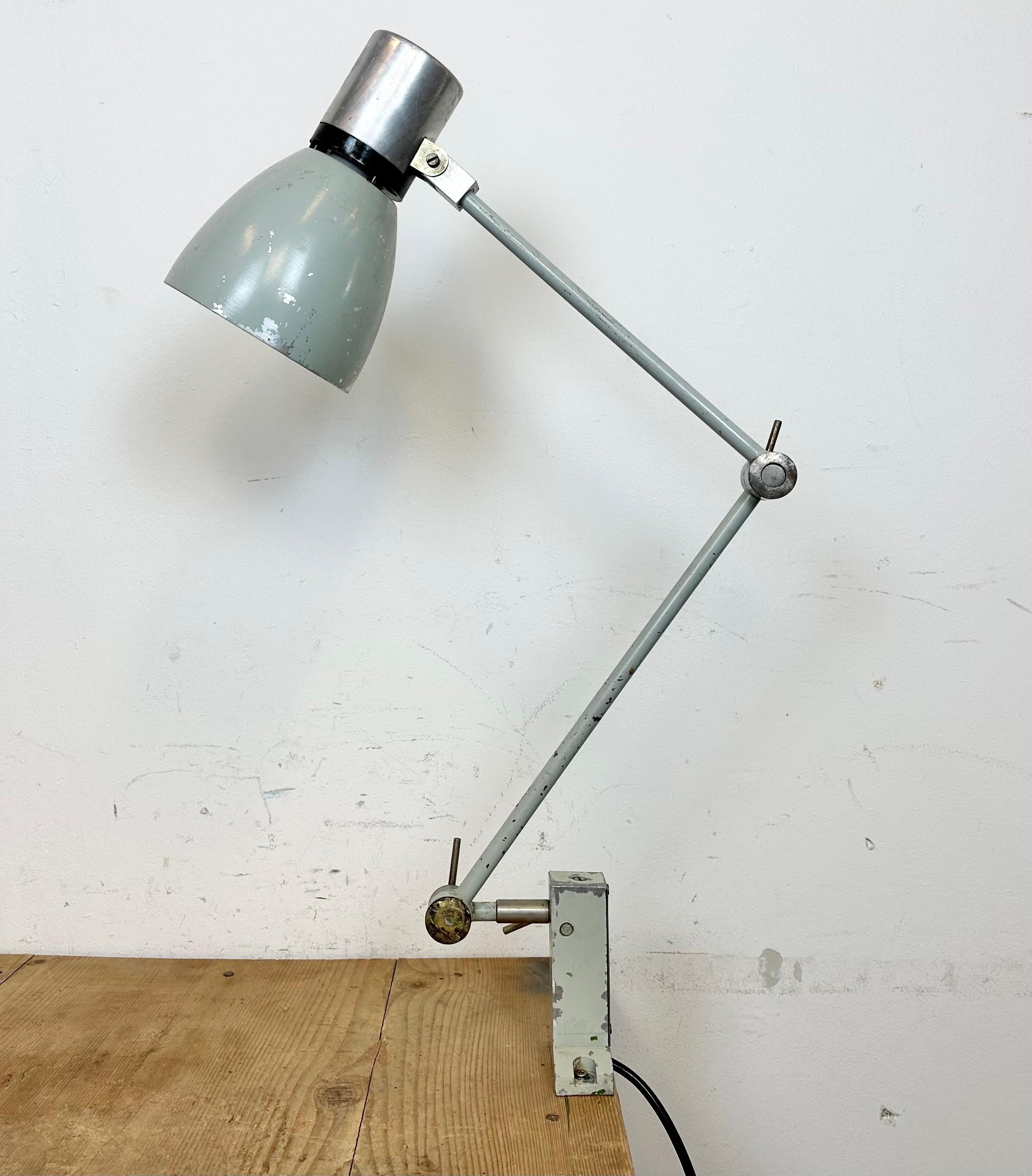 Industrielle Tischlampe aus grauem Grau von Elektrosvit, 1970er Jahre im Angebot 5