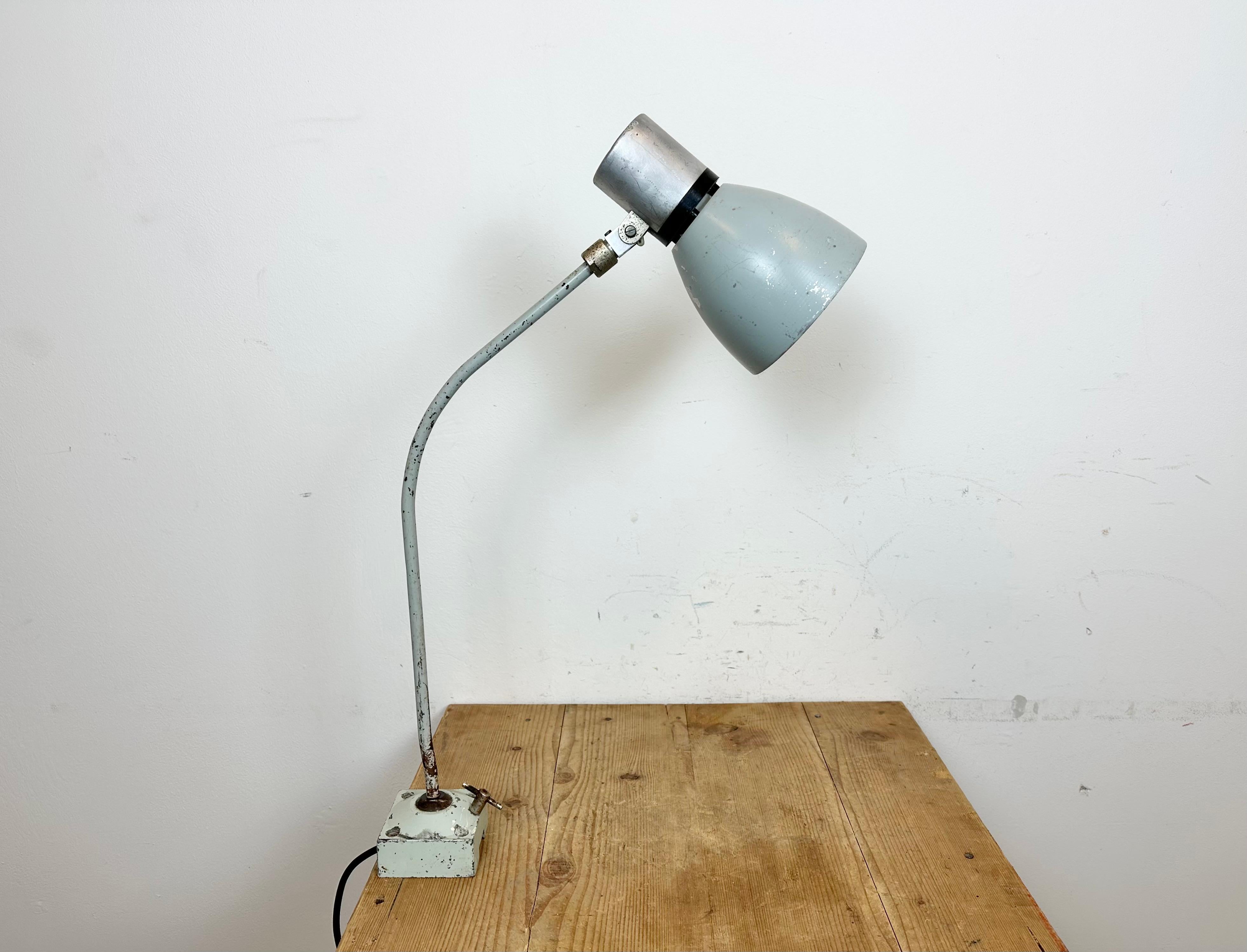 Lampe de bureau industrielle grise d' Elektrosvit, années 1970 en vente 4