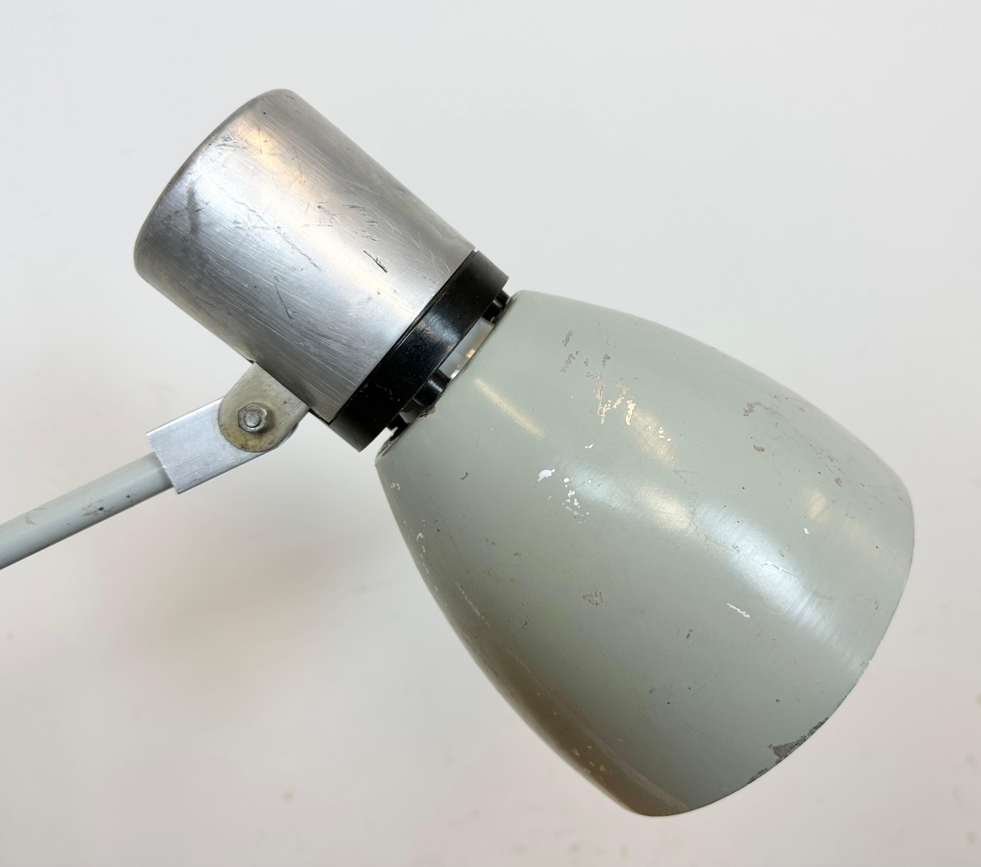 Industrielle Tischlampe aus grauem Grau von Elektrosvit, 1970er Jahre im Angebot 8