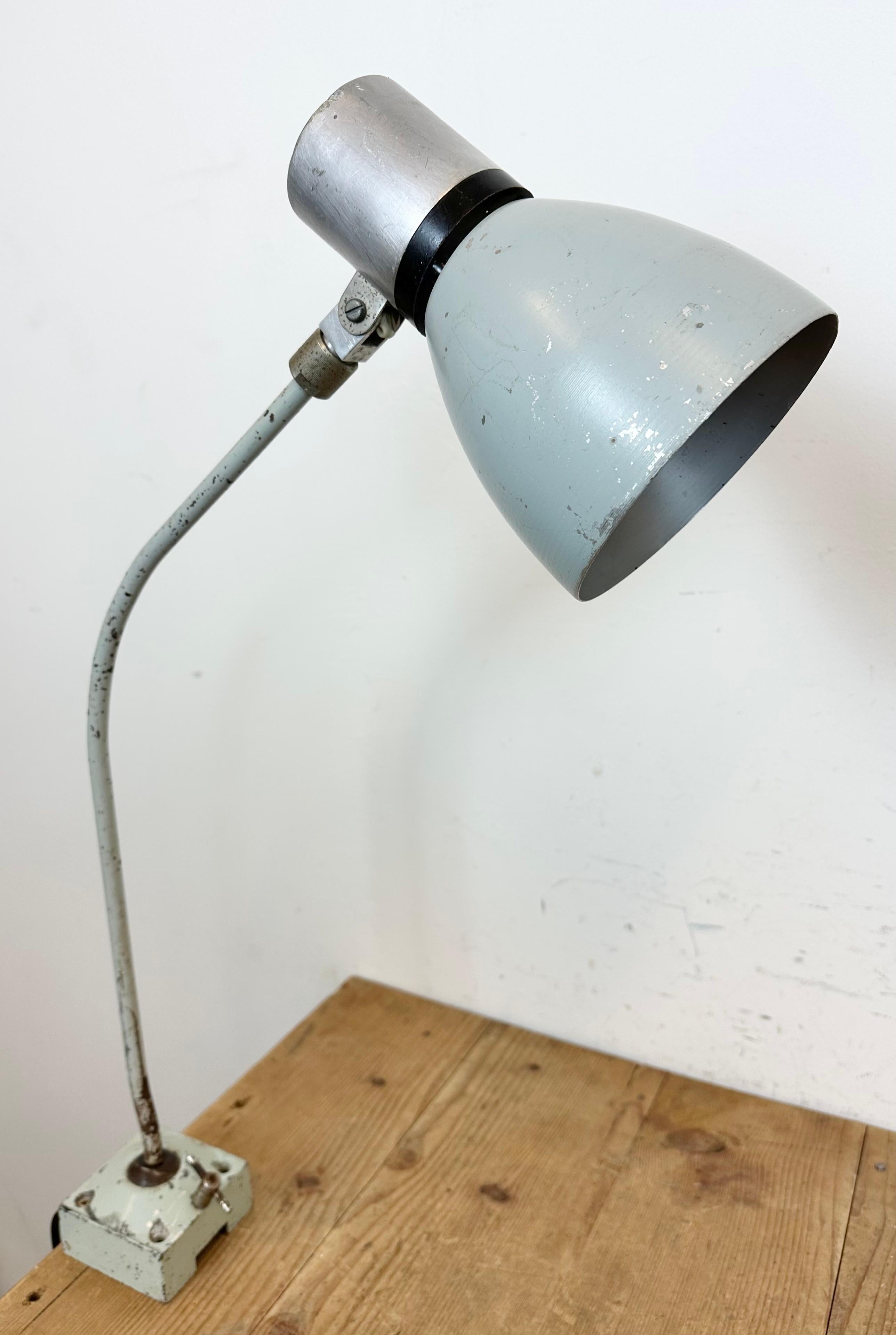 Industrielle Tischlampe aus grauem Grau von Elektrosvit, 1970er Jahre im Angebot 9