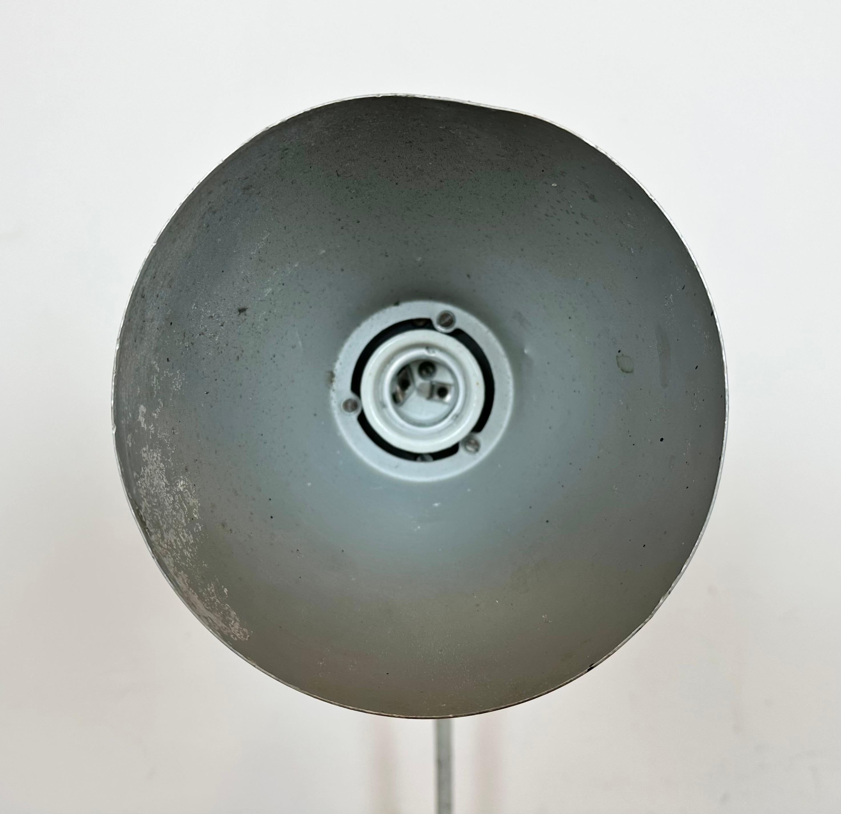 Industrielle Tischlampe aus grauem Grau von Elektrosvit, 1970er Jahre im Angebot 11
