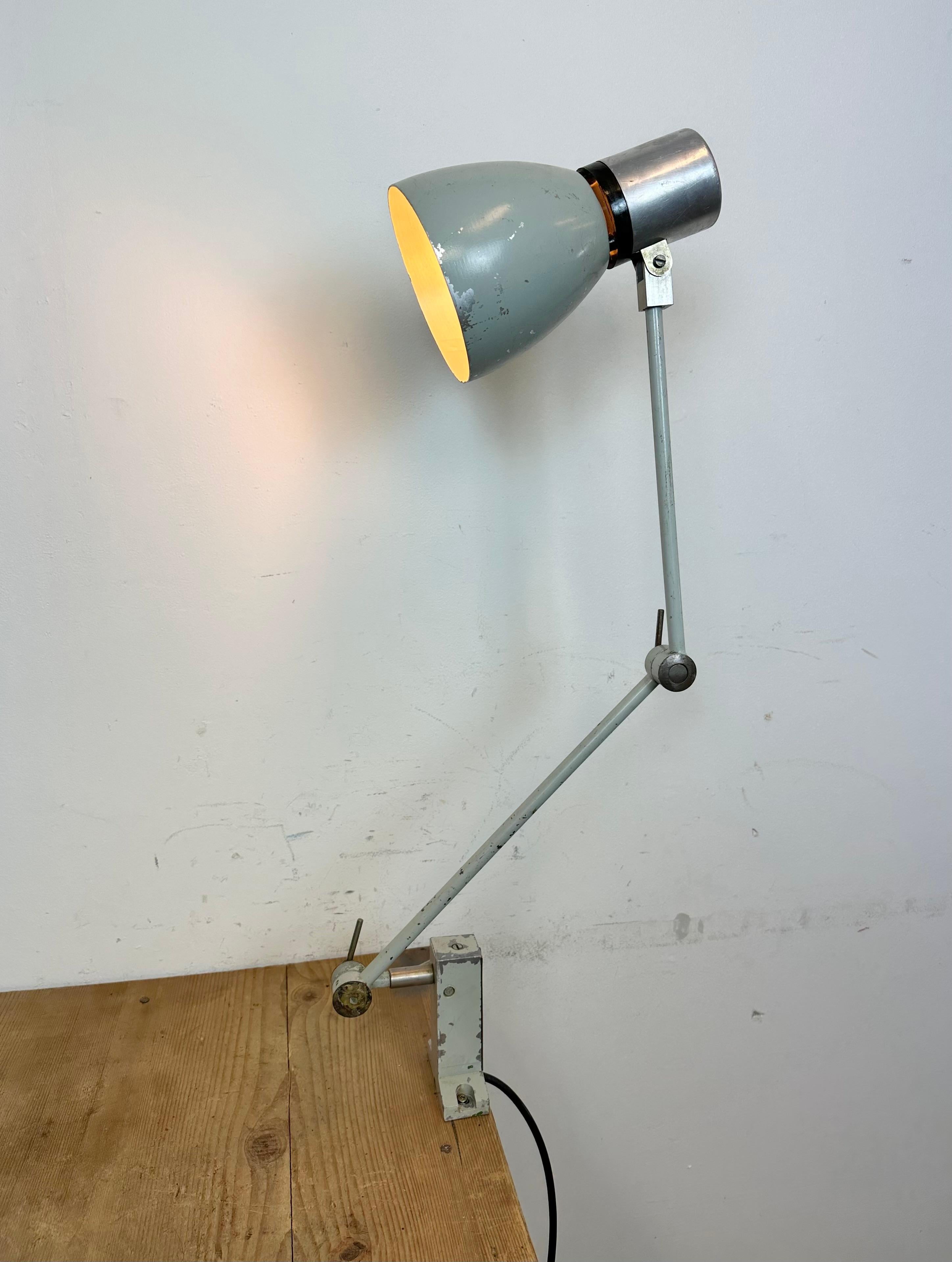 Industrielle Tischlampe aus grauem Grau von Elektrosvit, 1970er Jahre im Angebot 13