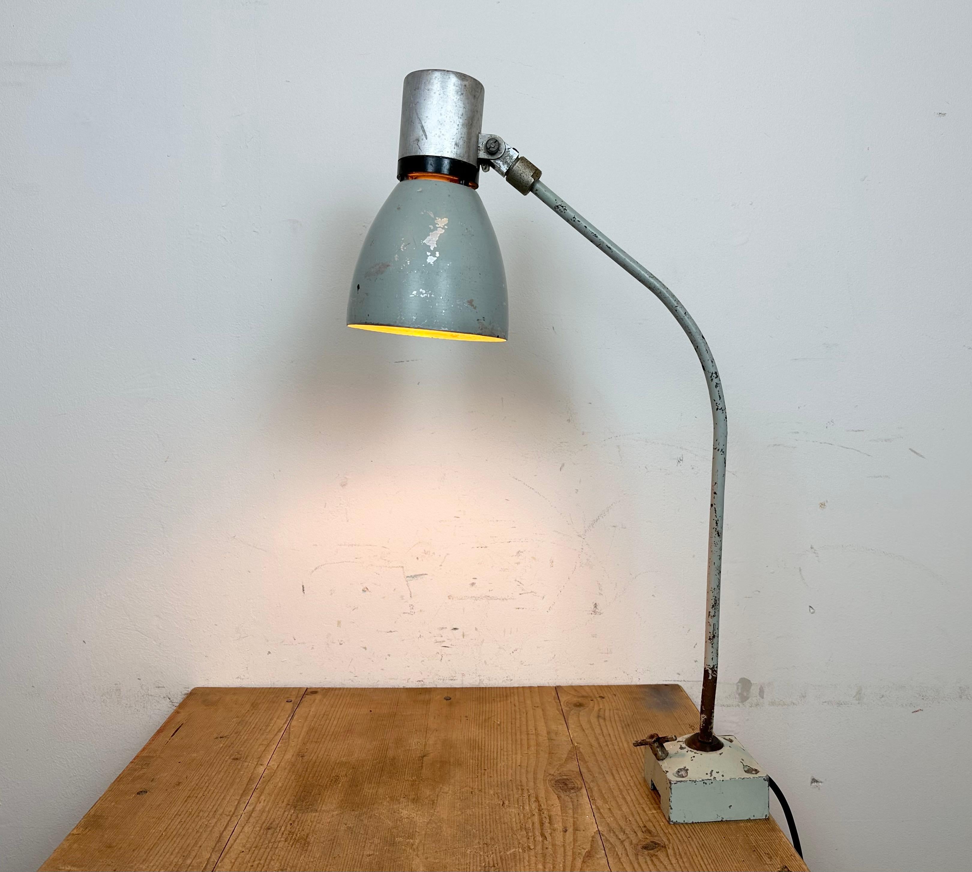 Lampe de bureau industrielle grise d' Elektrosvit, années 1970 en vente 12