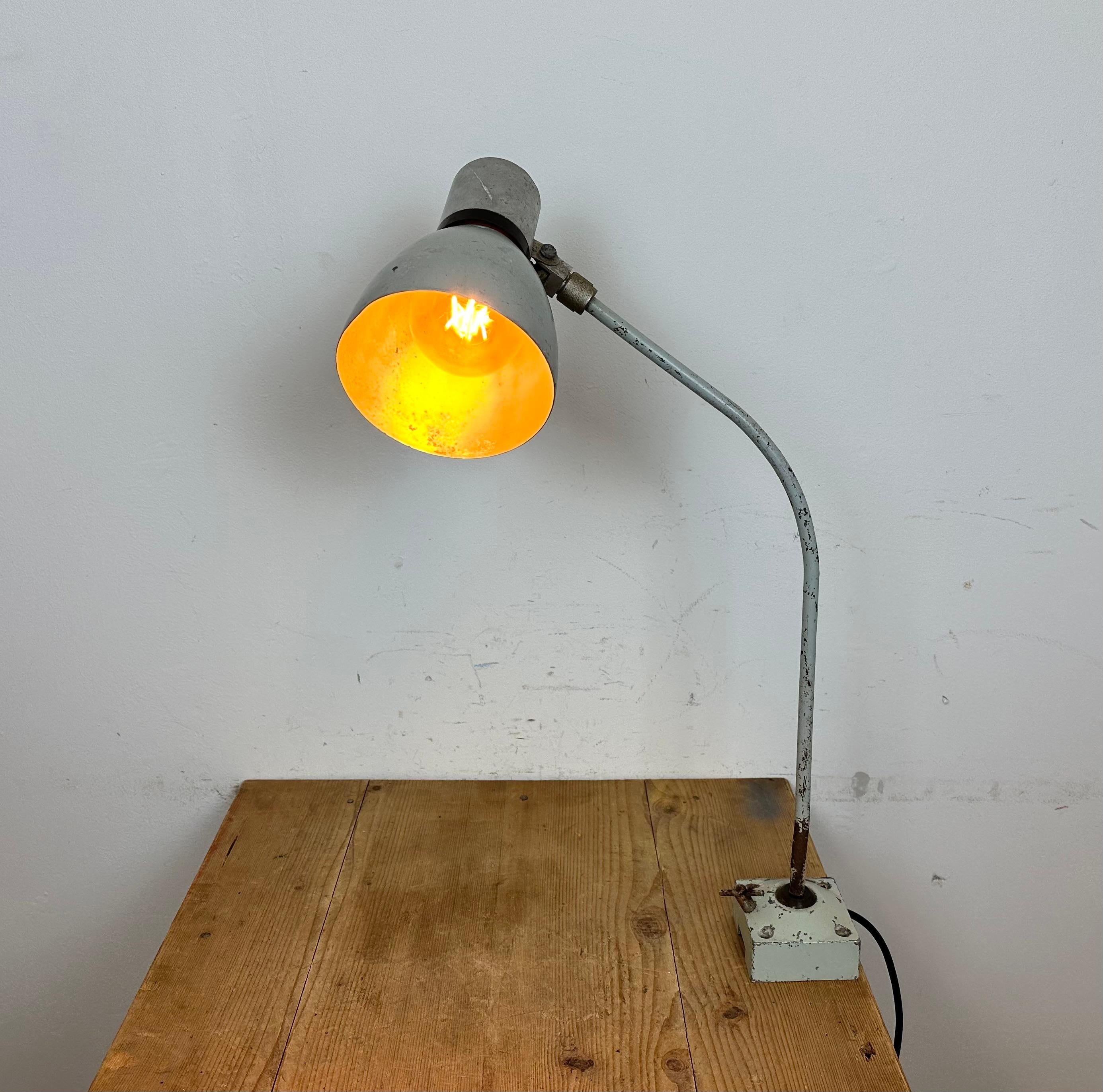 Lampe de bureau industrielle grise d' Elektrosvit, années 1970 en vente 13